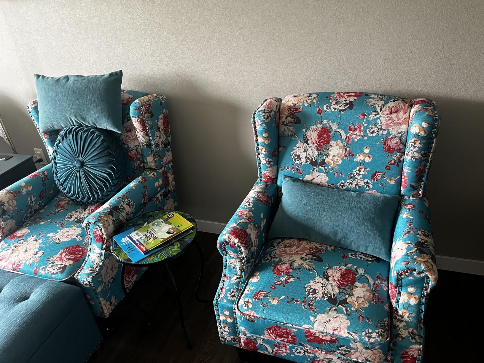 Floral Print Wingback Accent Chair, Retro Modern Farmhouse Armchair with High Back, Tufted Nailhead Trim & Solid Wood Legs, Upholstered Comfy Reading Chair for Living Room Bedroom Office, Plants Beige customer photo 2