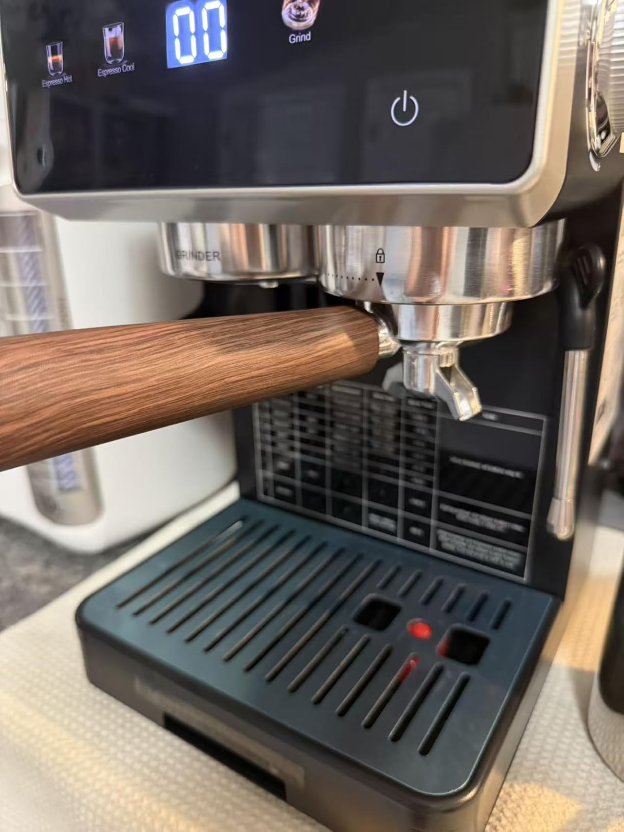 Espresso Machine with Grinder & Steam Milk Frother, Semi-Automatic Espresso Maker, Coffee Espresso Machine, Coffee Maker for Home-Cappuccino, Latte, Americano & Cold Brew, Ideal Gift for Men & Women (black) customer photo 2