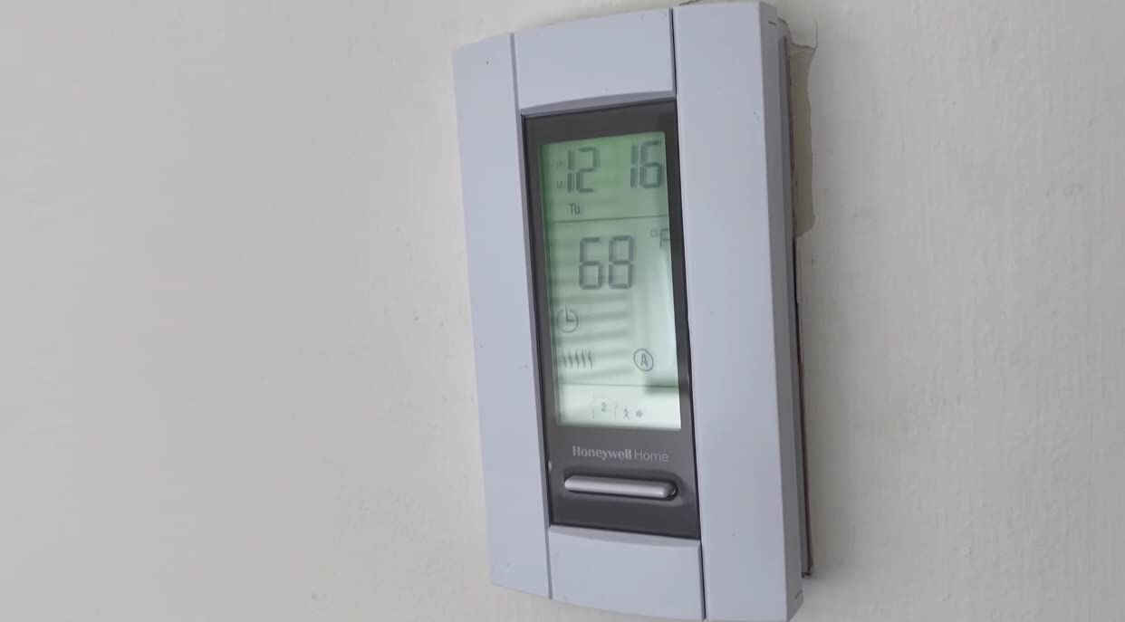 Honeywell TL8230A1003 Electric Heat Digital 7 Day Programmable Thermostat customer photo 1