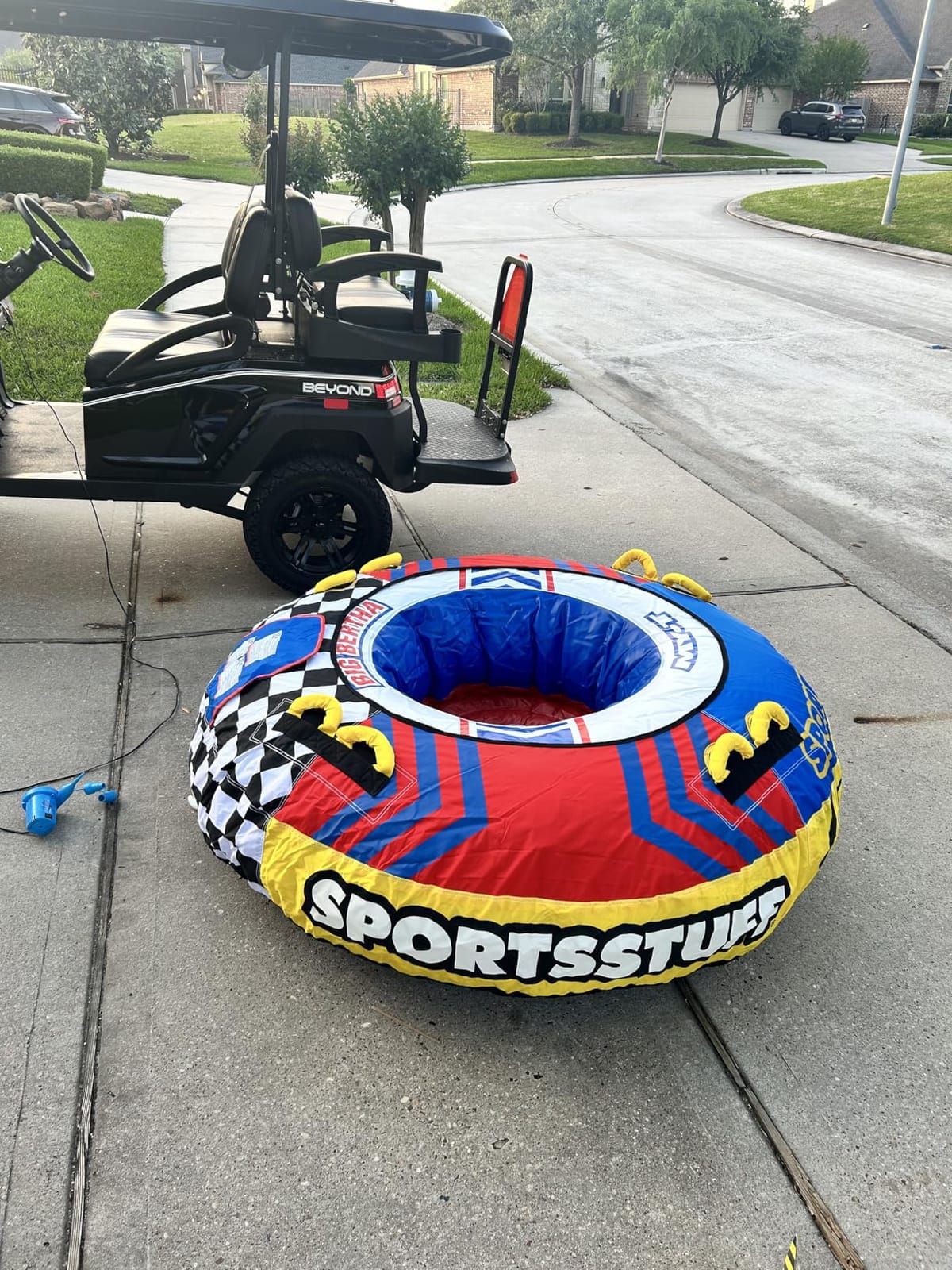SportsStuff Big Bertha Towable 1-4 Rider Tube for Boating and Water Sports, Kwik-Connect Tow, Double-Stiched Partial Nylon Cover & Patented Speed Safety Valve for Easy Inflating & Deflating customer photo 2