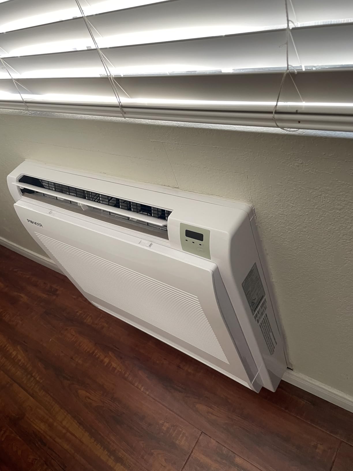 Pioneer Diamante Series Ductless Mini-Split Air Conditioner Inverter Heat Pump Full Set with 16 Ft. Kit customer photo 2