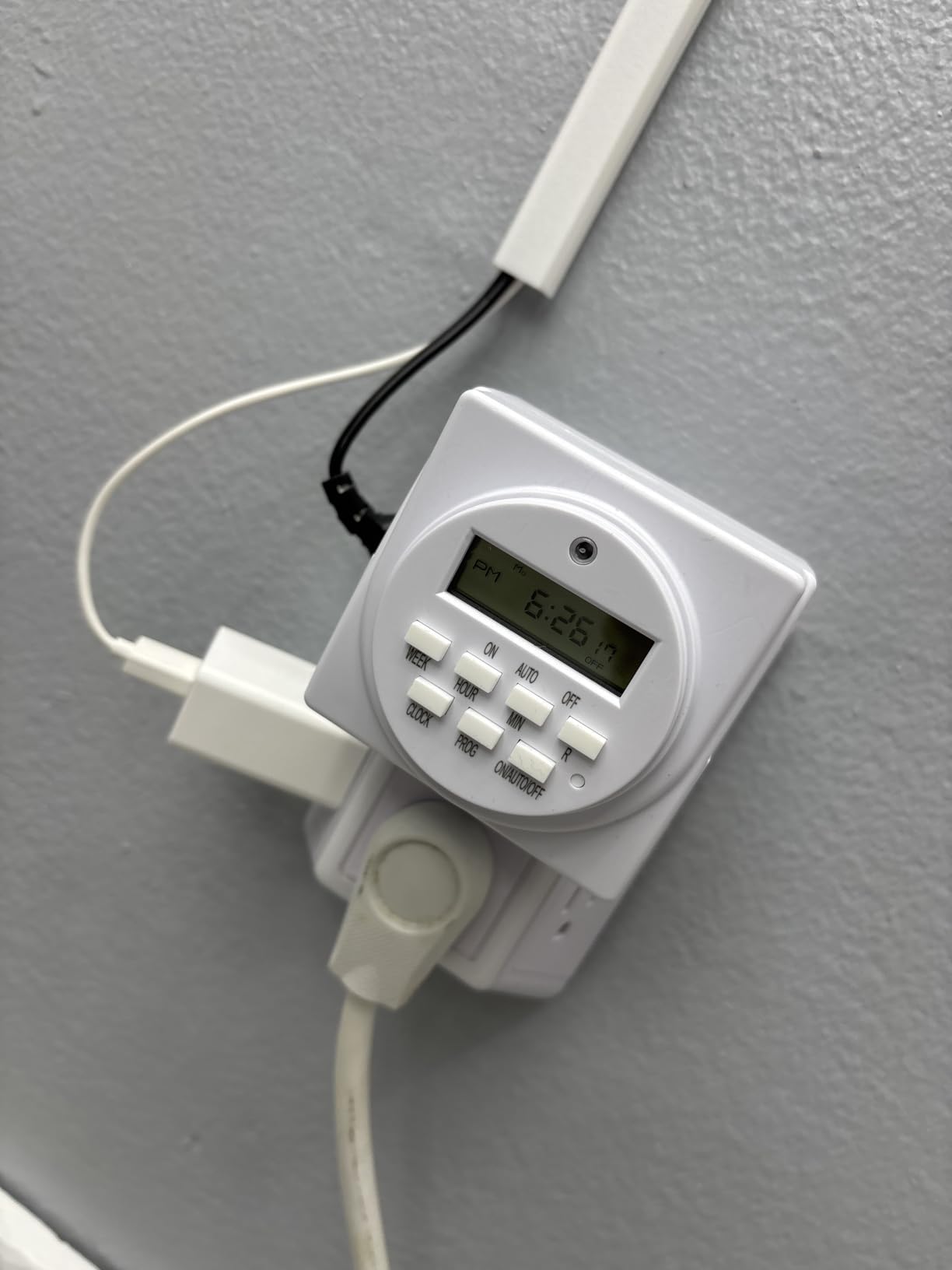 BN-LINK Indoor 7-Day Programmable Digital Timer Outlet, 2 Outlets, 1 Pack | 8 On/Off Programs; Random/DST Modes;15A/1875W; 3 Prong Light Timer for Lamp, Aquarium, Reptile Tank, Holiday Decor; ETL Listed customer photo 2
