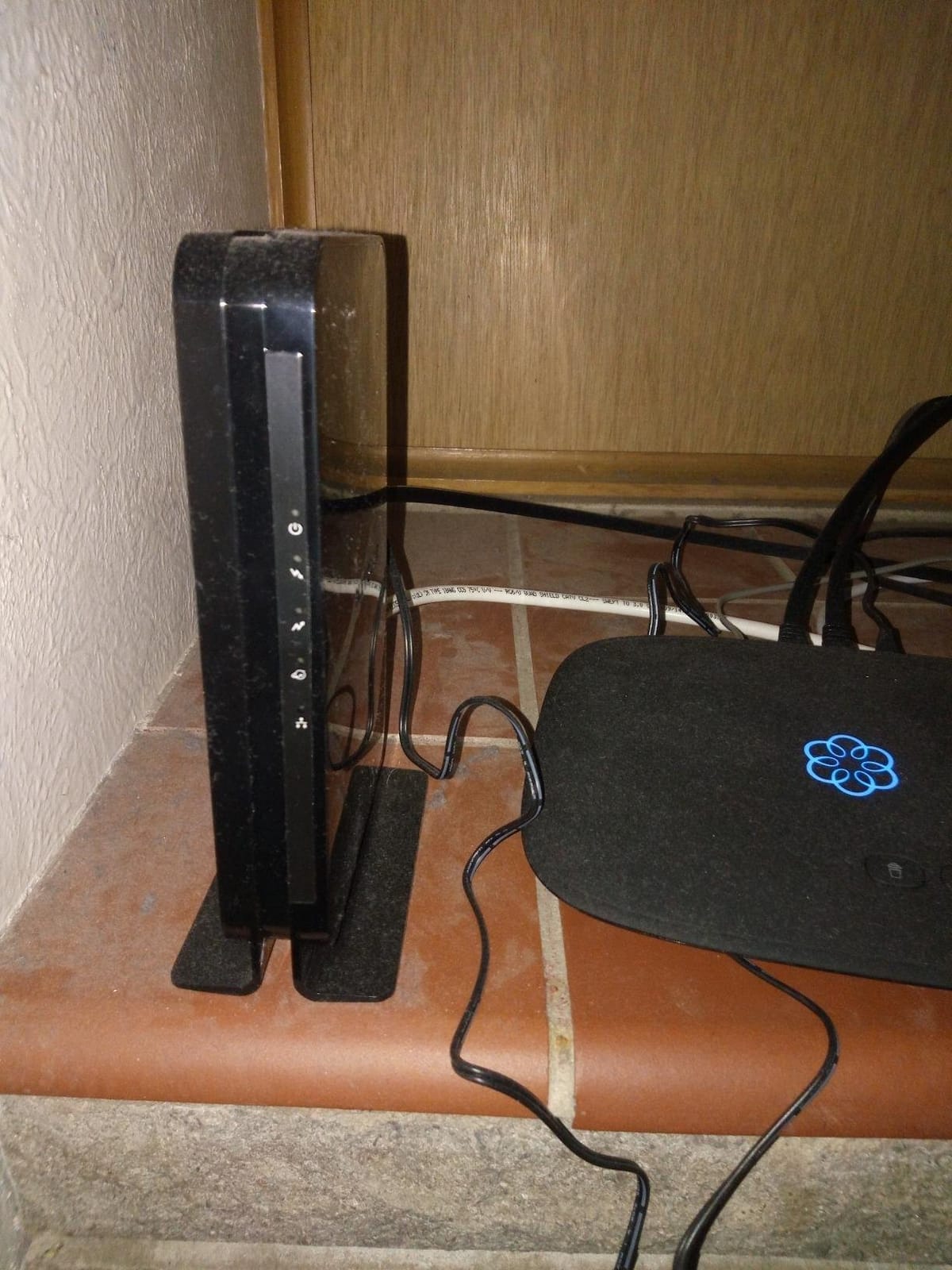 NETGEAR Cable Modem CM500 - Compatible with Cable Providers incl. Xfinity, Cox | for Plans up to 300Mbps | DOCSIS 3.0 customer photo 1