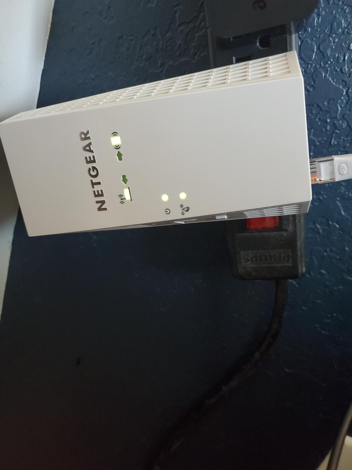 NETGEAR WiFi Mesh Range Extender EX7300 - Coverage up to 2300 sq.ft. and 40 Devices with AC2200 Dual Band Wireless Signal Booster & Repeater (up to 2200Mbps Speed), Plus Mesh Smart Roaming customer photo 2