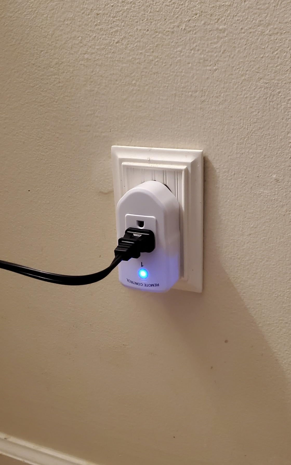 BN-LINK Wireless Remote Control Outlet Electrical Switch for Lights, Fans, Christmas Lights, Small Appliance, 100ft Long Range White (Learning Code, 3 Outlets +1 Remote) 1200W/10A, ETL & FCC Certified customer photo 1