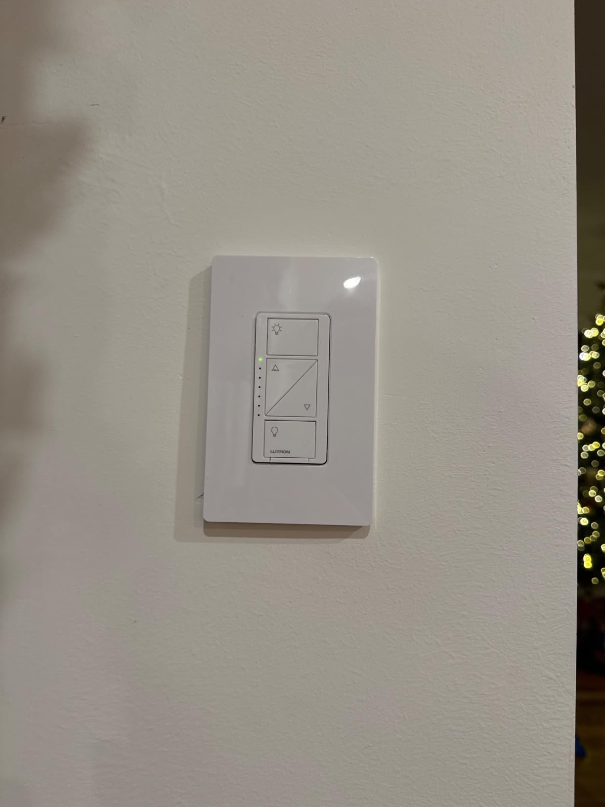Lutron Caseta 3-Way Smart Dimmer Kit; LED Dimmer, Wireless Remote & Bracket | Wireless 3-way kit allows you to add a second switch anywhere without running wire, No neutral required. P-PKG1WB-WH, White customer photo 1