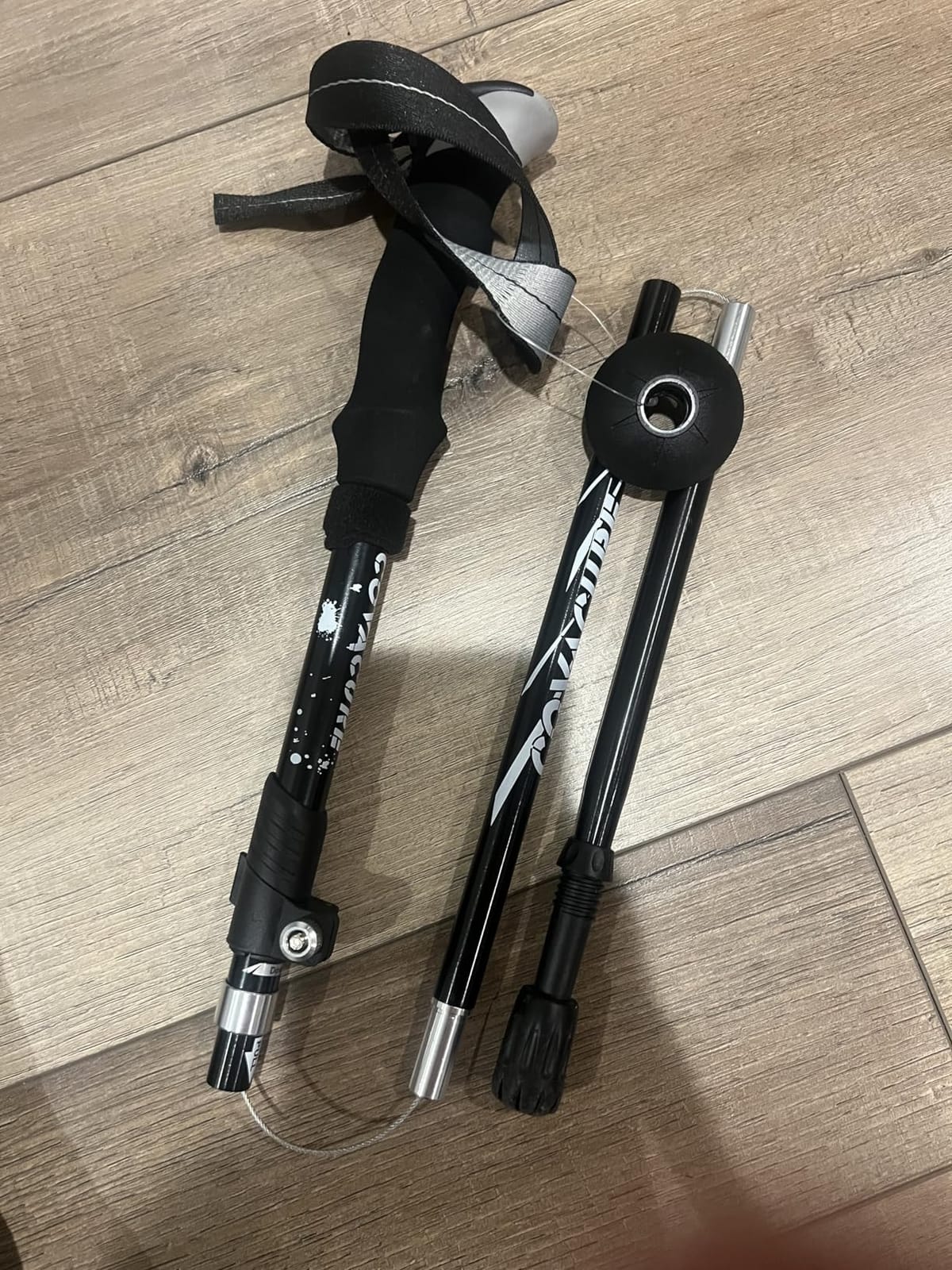 Covacure Hiking Poles Collapsible, 7075 Aluminum Trekking Poles, 2-Pack customer photo 2