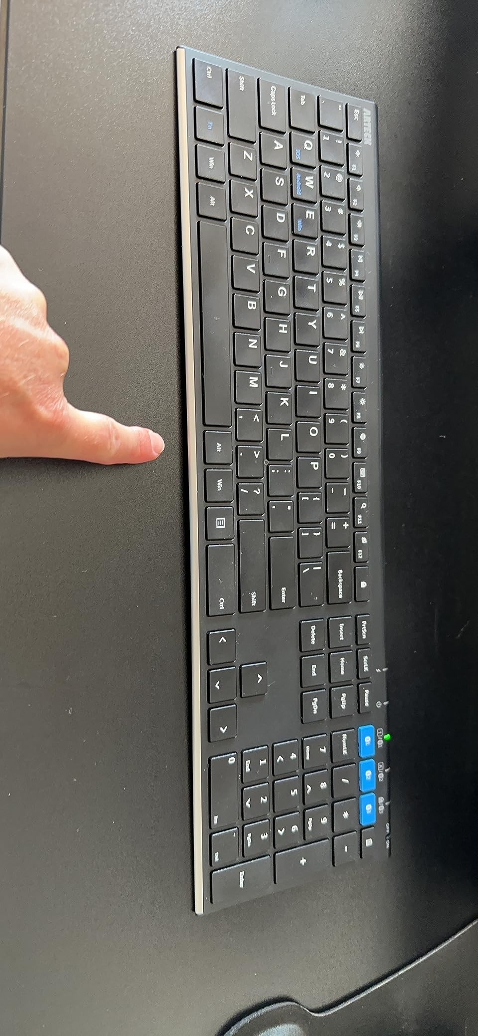 Arteck HB192 Universal Bluetooth Keyboard Multi-Device Stainless Steel Full Size Wireless Keyboard for Windows iOS Android Computer Desktop Laptop Surface Tablet Smartphone Rechargeable Battery customer photo 1