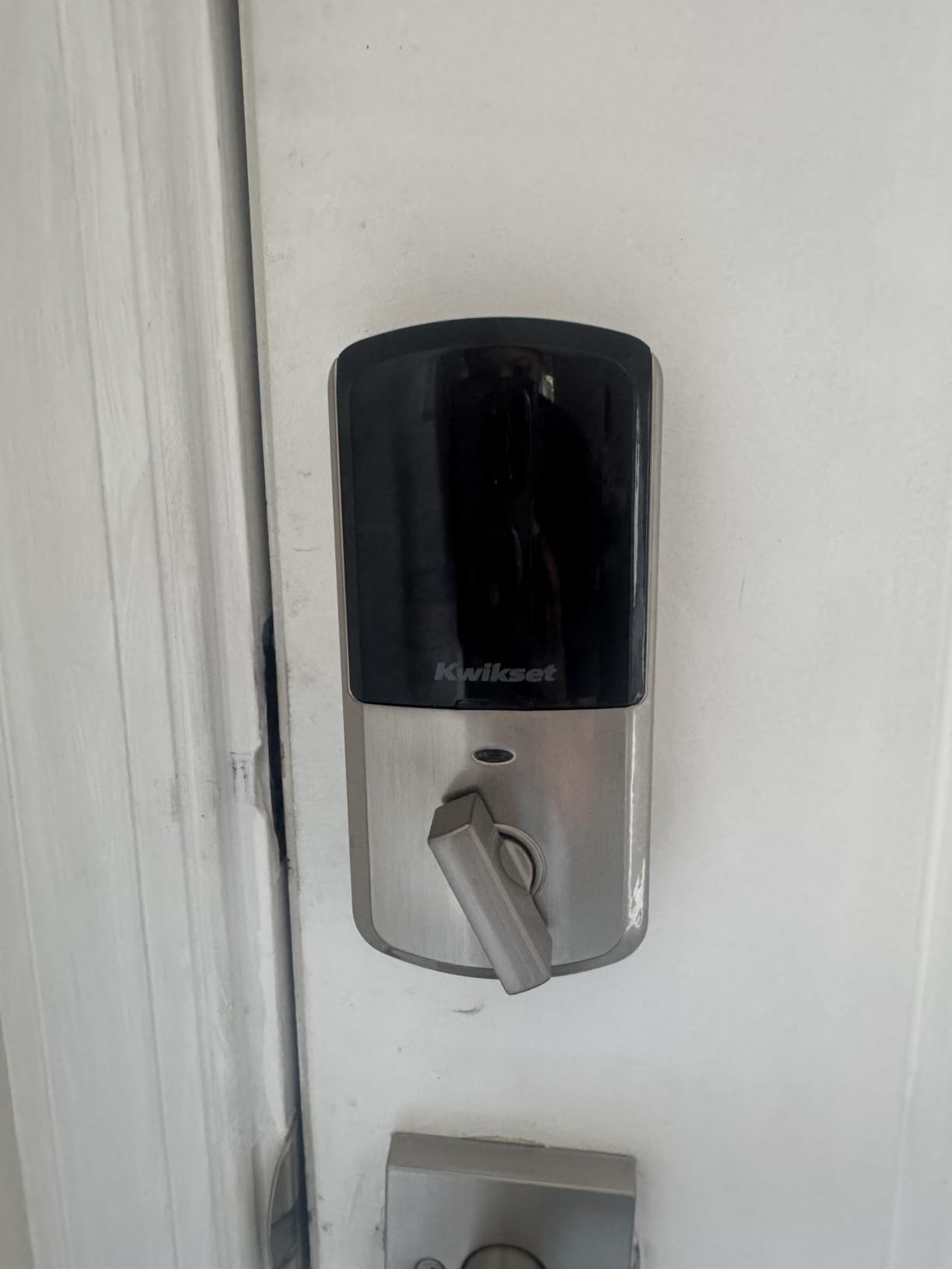 Kwikset Halo Wi-Fi Smart Lock, Keyless Entry Front Door Touchscreen Deadbolt, App Control, Grade AAA Certified, Easy Install No Hub, Venetian Bronze Finish customer photo 2