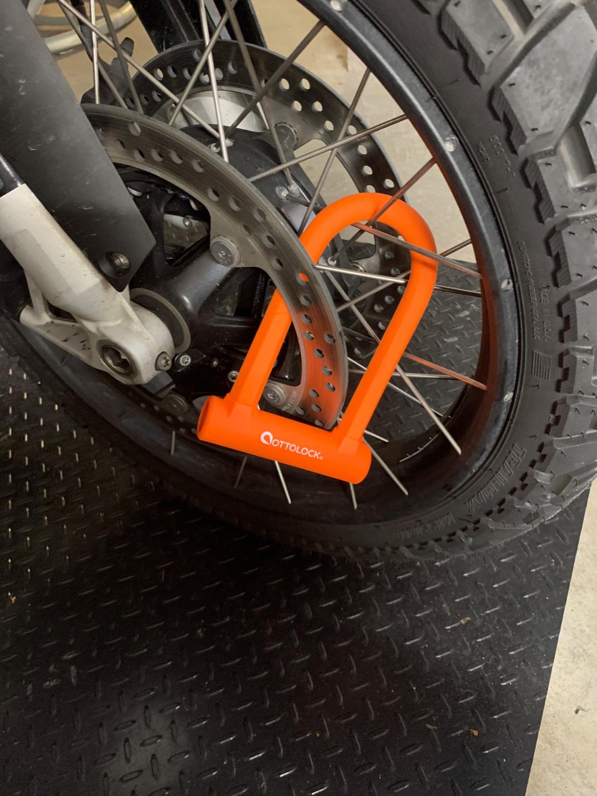 OTTOLOCK Sidekick Compact U-Lock, Orange | Lightweight Anti-Theft Bike Lock for Road, Mountain & Electric Bikes with Keys customer photo 1