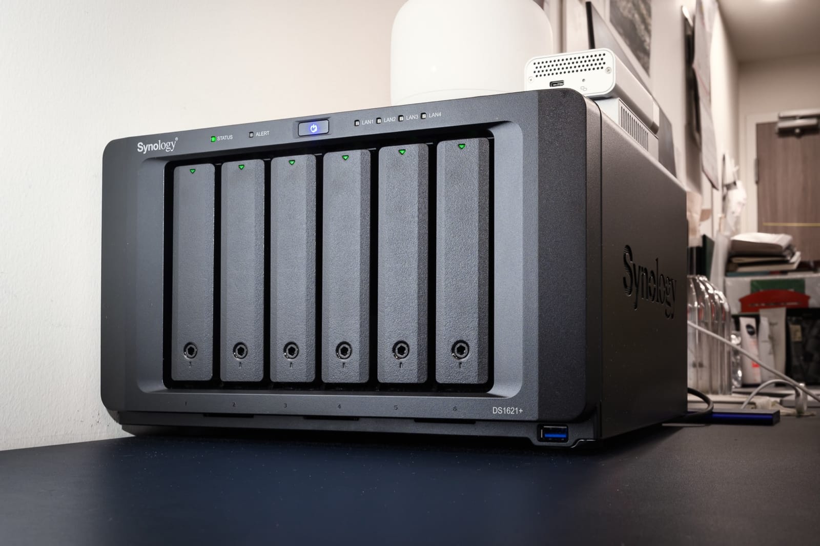 Synology 6 bay NAS DiskStation DS1621+ (Diskless) customer photo 1