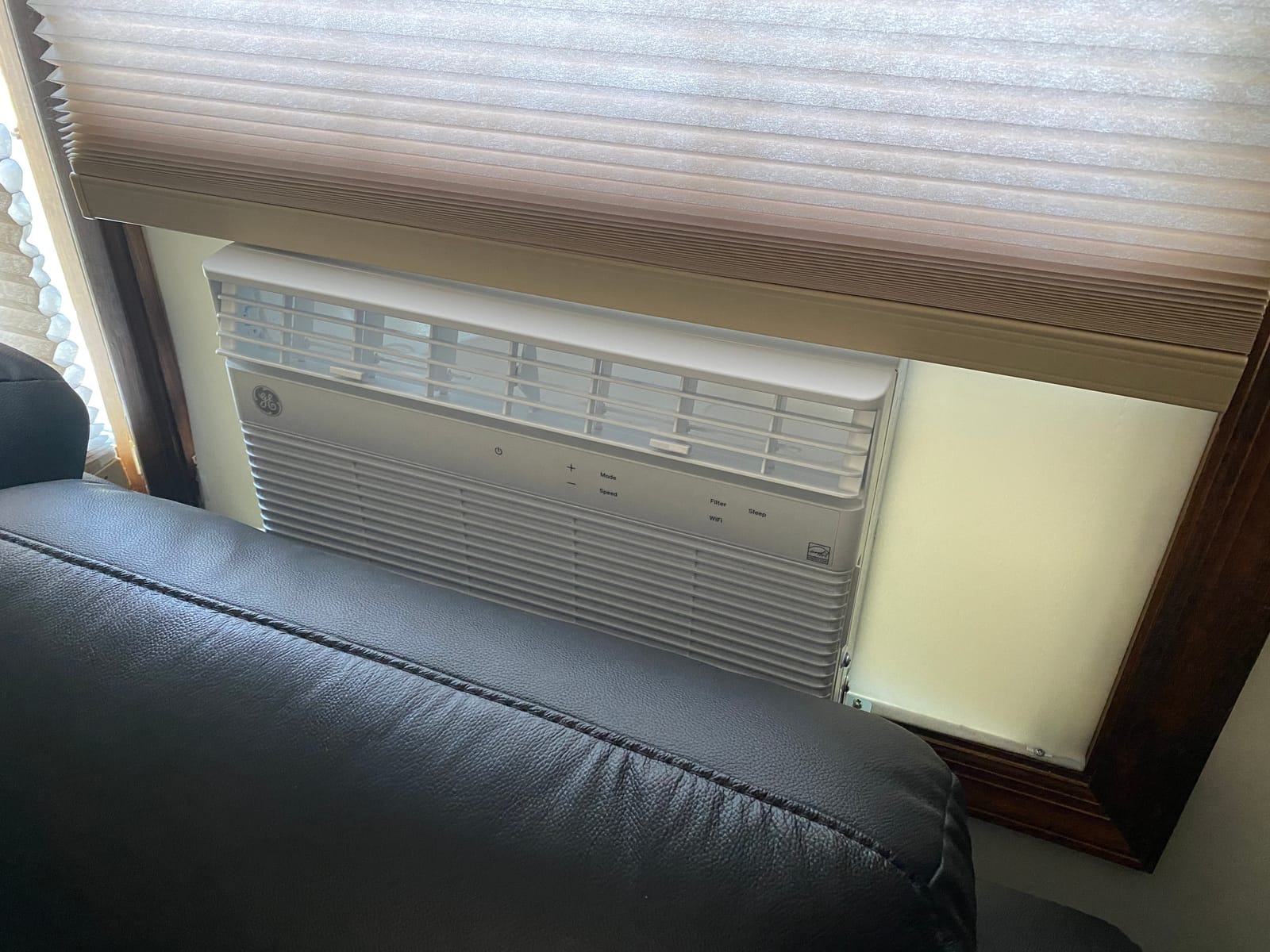 GE Window Air Conditioner 8000 BTU, Wi-Fi Enabled, Energy-Efficient Cooling for Medium Rooms, 8K BTU Window AC Unit with Easy Install Kit, Control Using Remote or Smartphone App customer photo 1