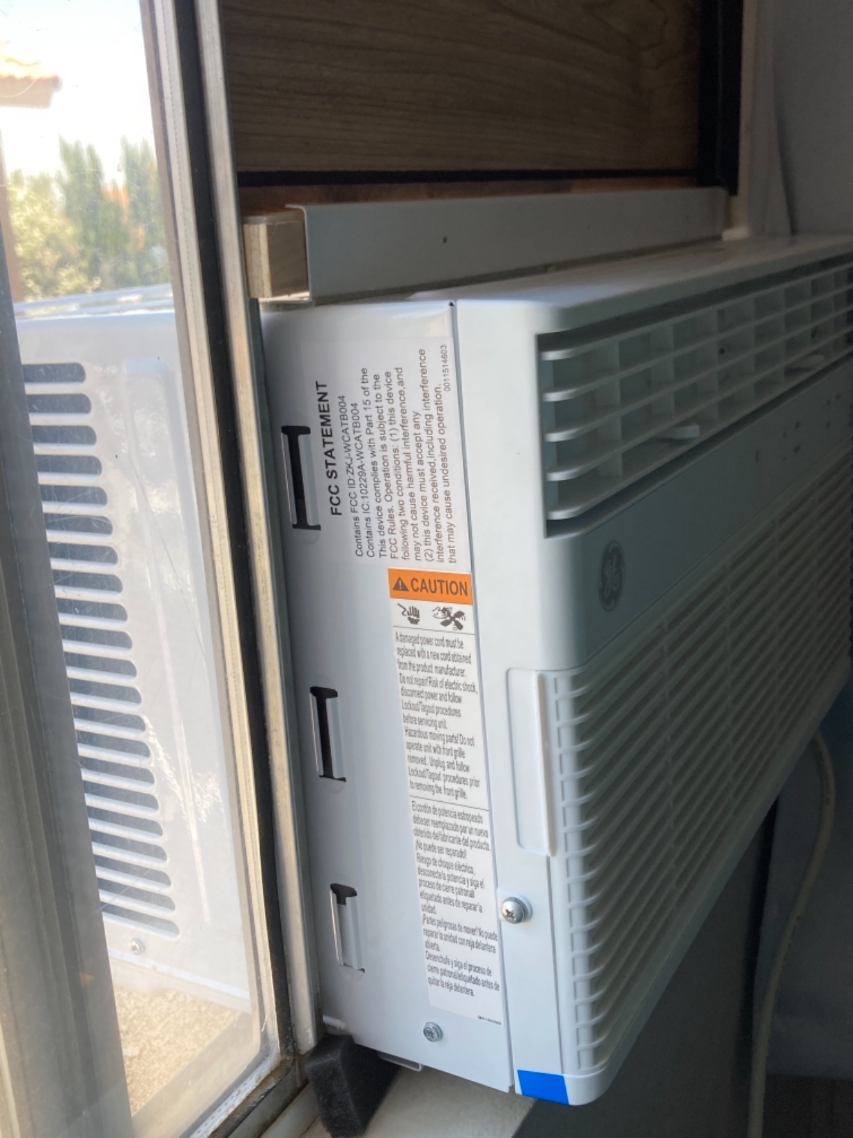 GE Window Air Conditioner 8000 BTU, Wi-Fi Enabled, Energy-Efficient Cooling for Medium Rooms, 8K BTU Window AC Unit with Easy Install Kit, Control Using Remote or Smartphone App customer photo 2