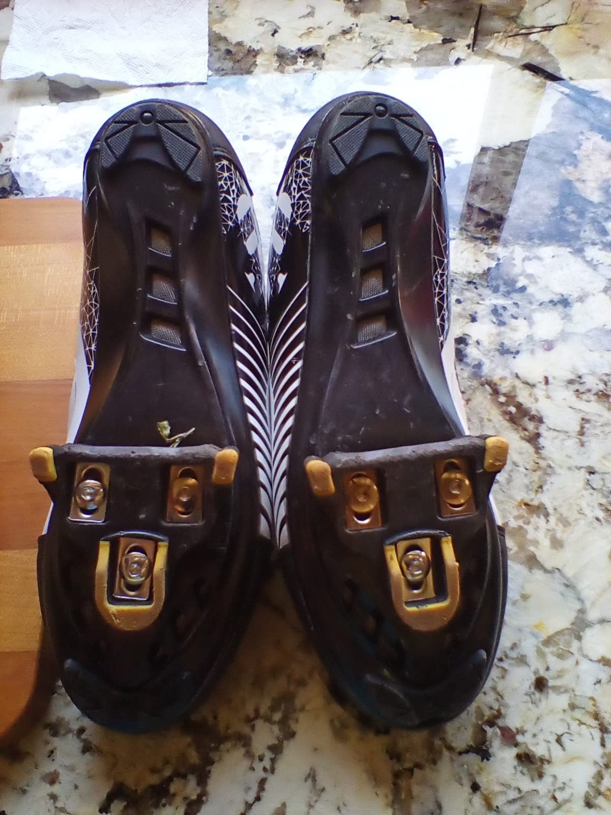 Hiland Unisex Wide Cycling Shoes Compatible with Peloton & Look Delta/SPD Cleats-3 Straps-Clip in Road/Mountain/Indoor Bike Shoes for Mens and Womens customer photo 2