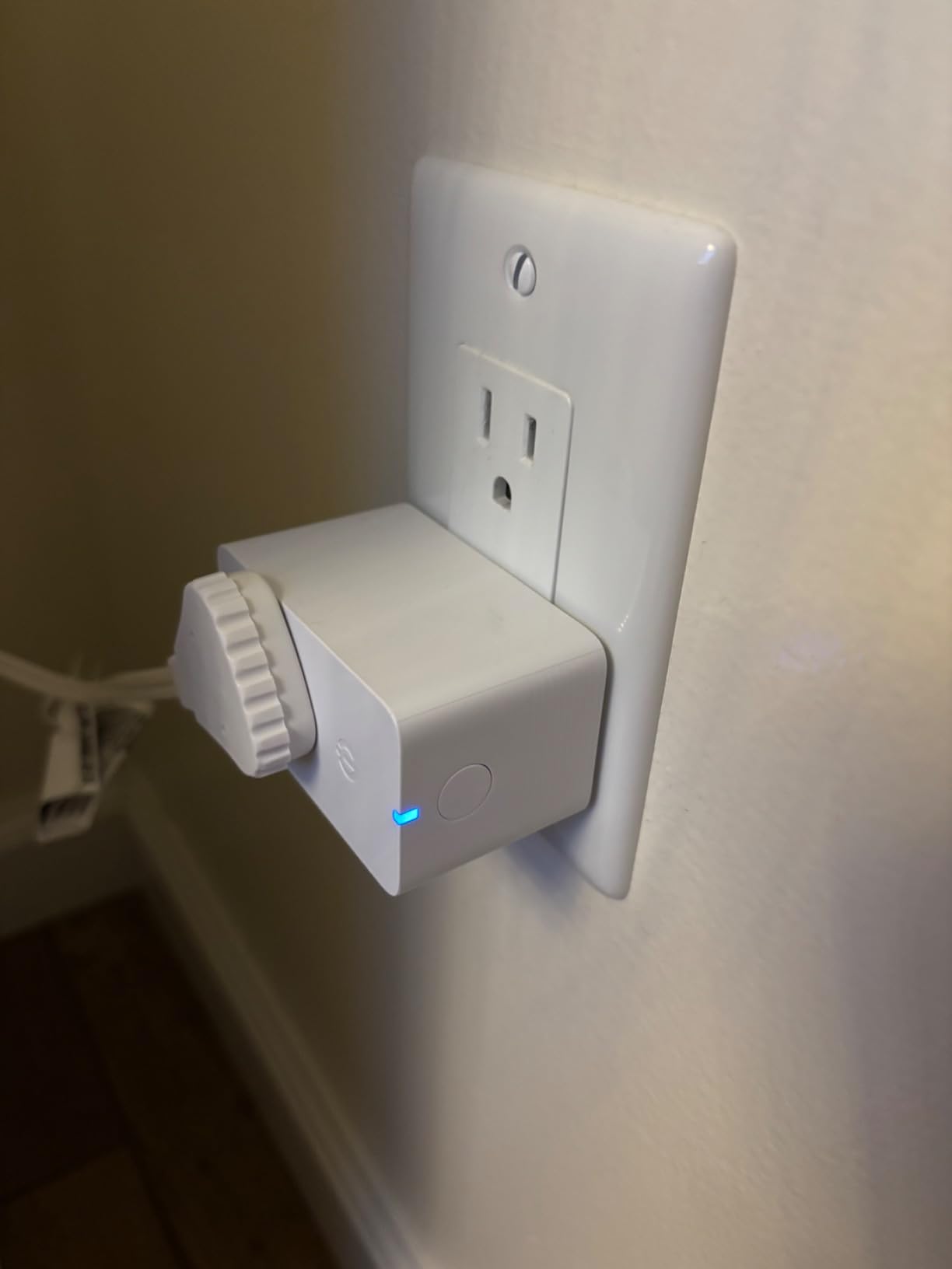 Govee Smart Plug 15A WiFi Bluetooth Outlet 1 Pack, Remote Group Control | Works with Alexa & Google Assistant, Support Multiple Timers via Govee Home APP, No hub required, ETL & FCC Certified customer photo 1