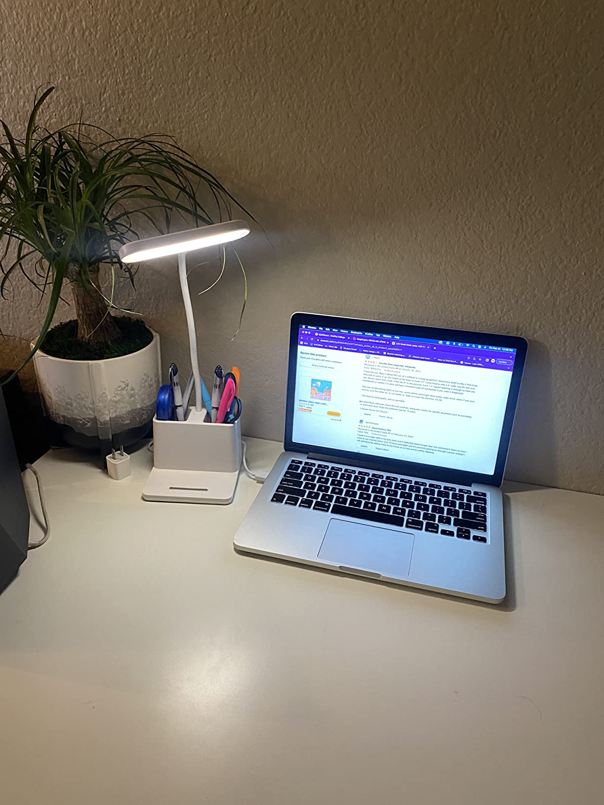 AXX Black LED Desk Lamp, Battery Operated Small Table Light for Dorm Room customer photo 2