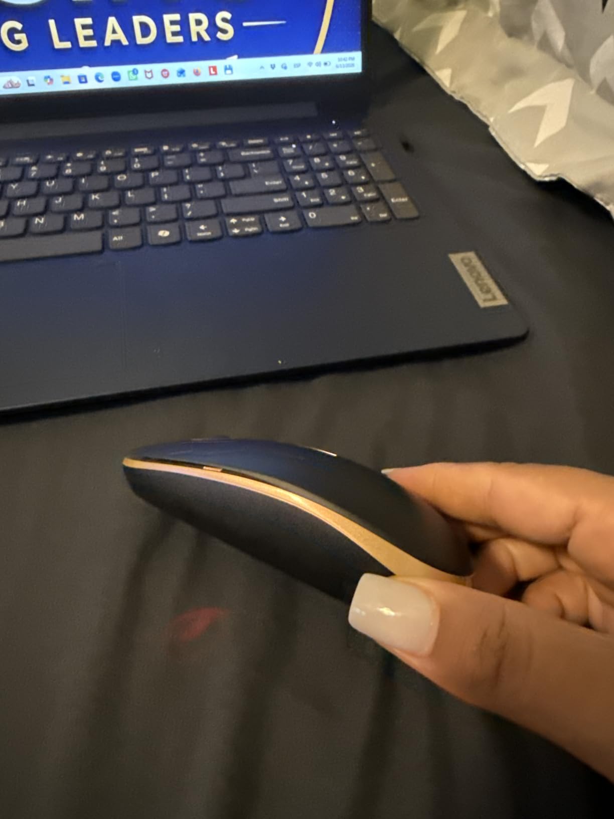 VssoPlor Wireless Mouse, 2.4G Slim Computer Laptop Mouse, Black and Gold | Portable Mouse, Plug & Play USB Nano Receiver, Quiet Silent Optical Mice for Notebook, PC, Laptop, Computer, Windows, Mac customer photo 2