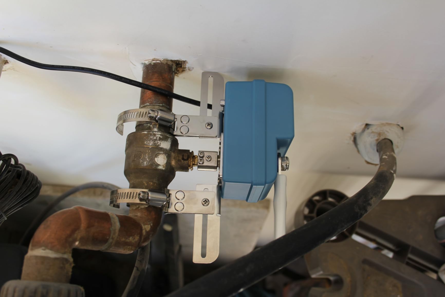 YoLink Smart Water Valve Controller, with Valve Operator, Easy No-Plumber DIY Installation, Remote Control, Compatible with Alexa/Google Assistant, IFTTT - YoLink Hub Required customer photo 1