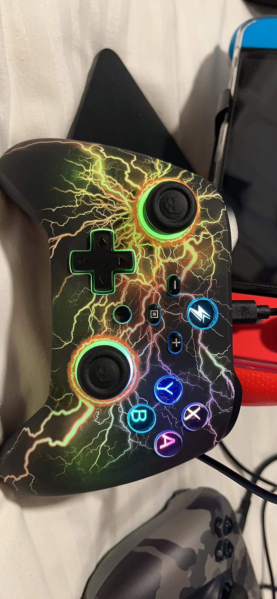 Svetaecho Wireless PC Controller with Hall Effect Triggers - Multi-Platform Gaming Controller for Switch 2/Steam/iOS/Android, RGB Lighting, Ergonomic Grip & Display Stand customer photo 1