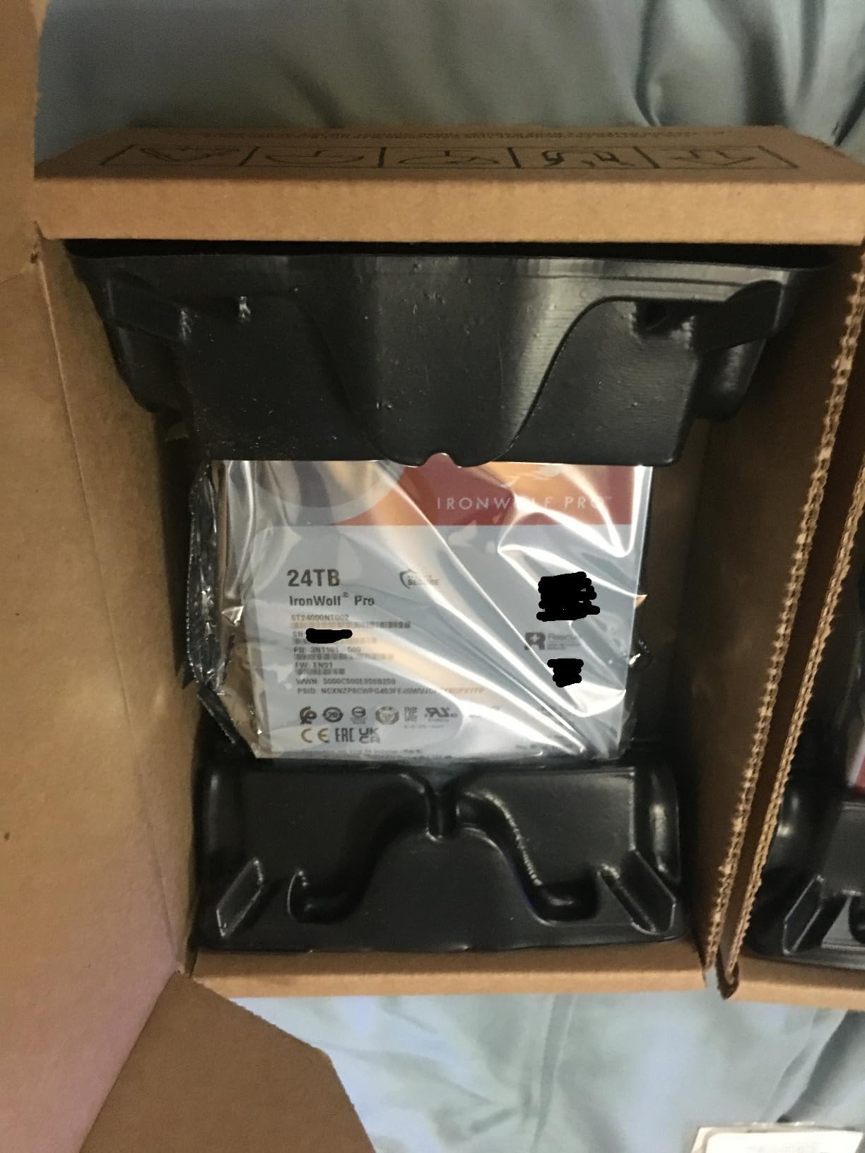 Seagate IronWolf Pro, 20 TB, Enterprise NAS Internal HDD –CMR 3.5 Inch, SATA 6 Gb/s, 7,200 RPM, 256 MB Cache for RAID Network Attached Storage (ST20000NT001) customer photo 1