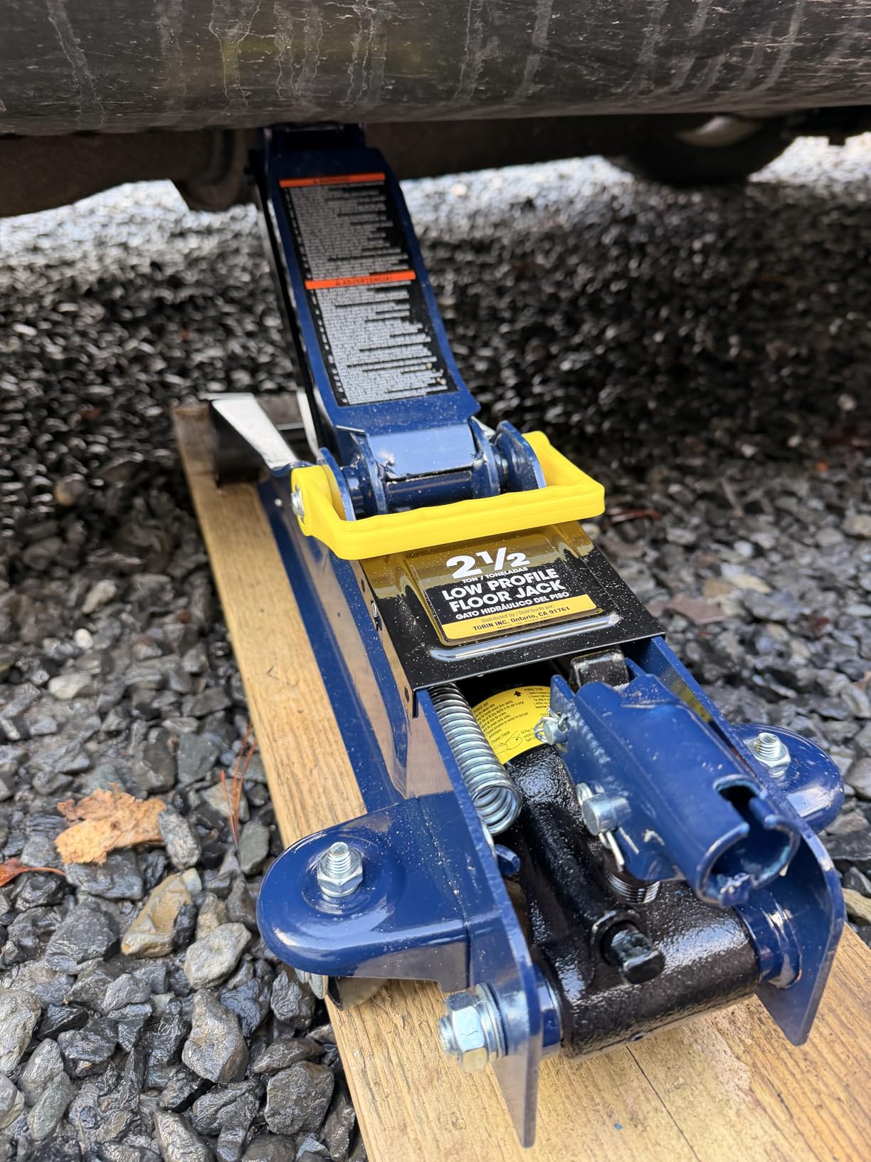 Big RED 2.5 Ton (5,000 lb) Low Profile Hydraulic Trolly Jack, Blue, AT825051UR customer photo 1