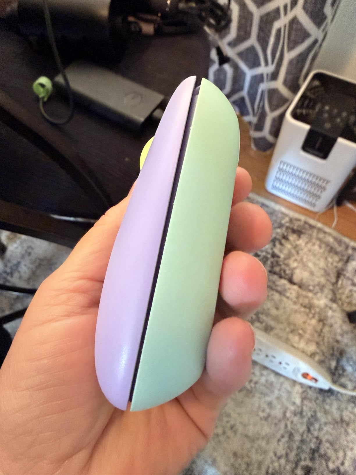 Logitech POP Mouse, Compact and Portable Wireless Bluetooth Mouse - Mist | Compact, portable design, programmable buttons, easy-switch between up to 3 devices, compatible with Laptop, Tablet, PC customer photo 2