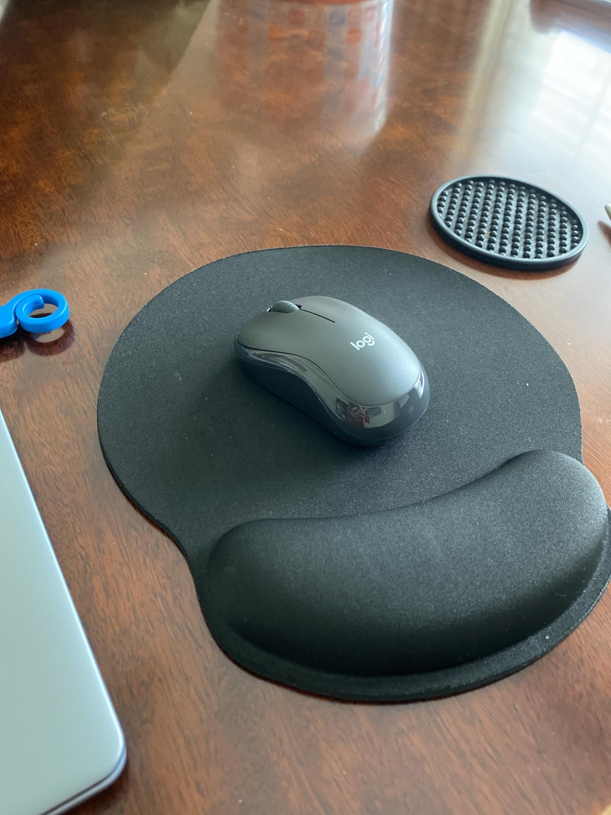 Logitech M240 Compact Silent Bluetooth Wireless Mouse - Graphite customer photo 2