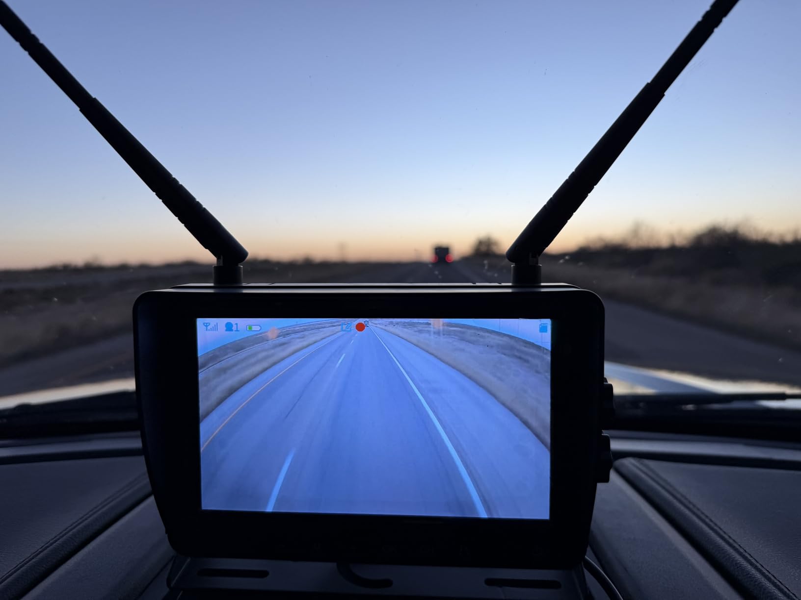 Magnetic Solar Wireless Backup Camera with 7