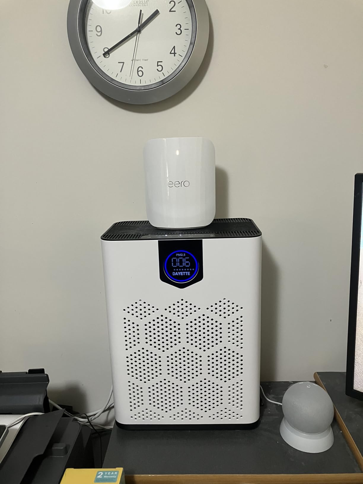 Amazon eero Pro 7 tri-band mesh Wi-Fi 7 router - Supports internet plans up to 5 Gbps, Coverage up to 2,000 sq. ft., 1-pack customer photo 2