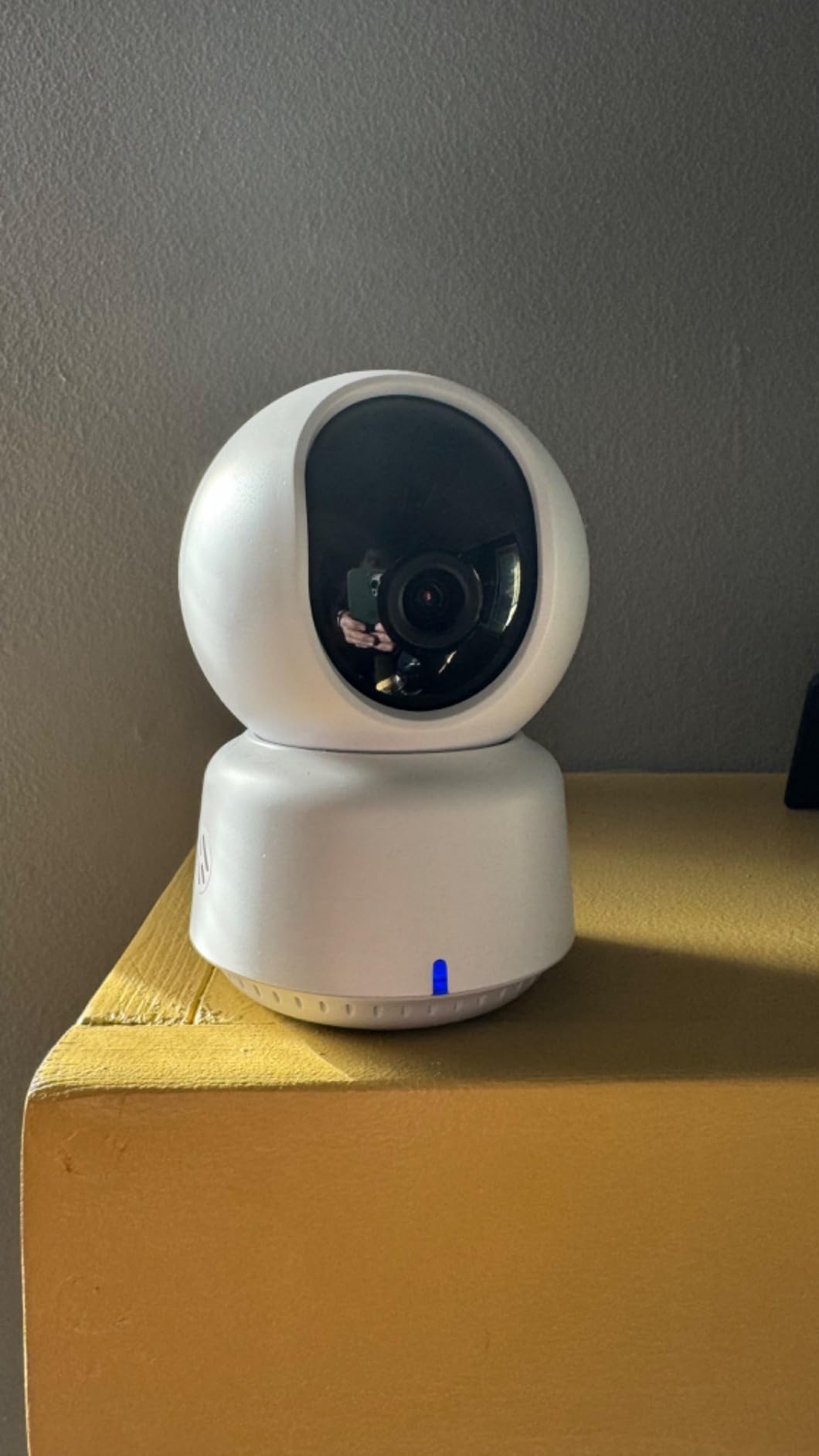 Aqara 2K Indoor Security Camera E1, HomeKit Secure Video Indoor Camera | Pan & Tilt, Two-Way Audio, Night Vision, Person Tracking, Wi-Fi 6, Plug-in Cam Supports HomeKit, Alexa and IFTTT customer photo 1