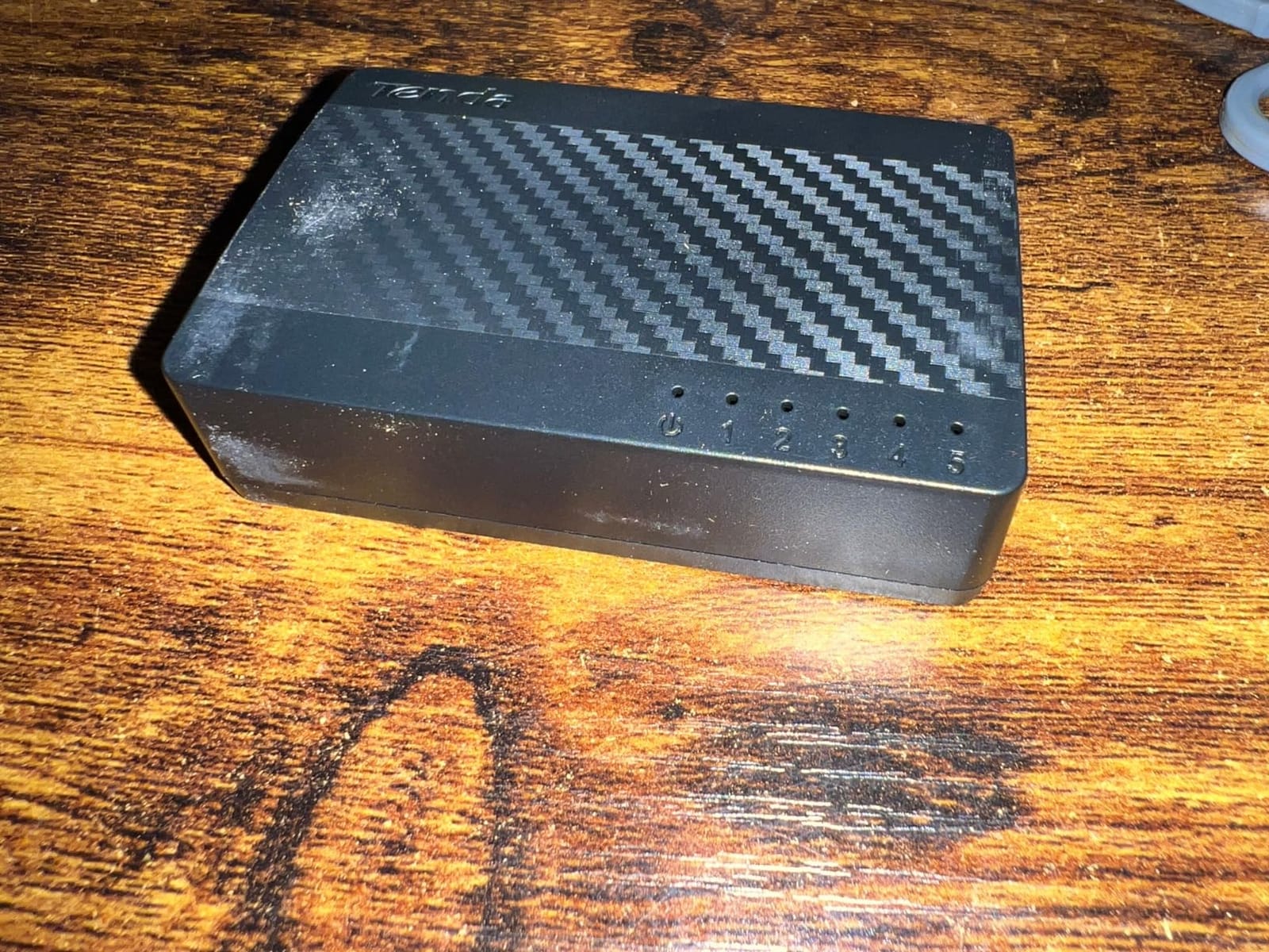Tenda 5 Port Gigabit Ethernet Switch, Desktop Ethernet Splitter Plug & Play customer photo 2