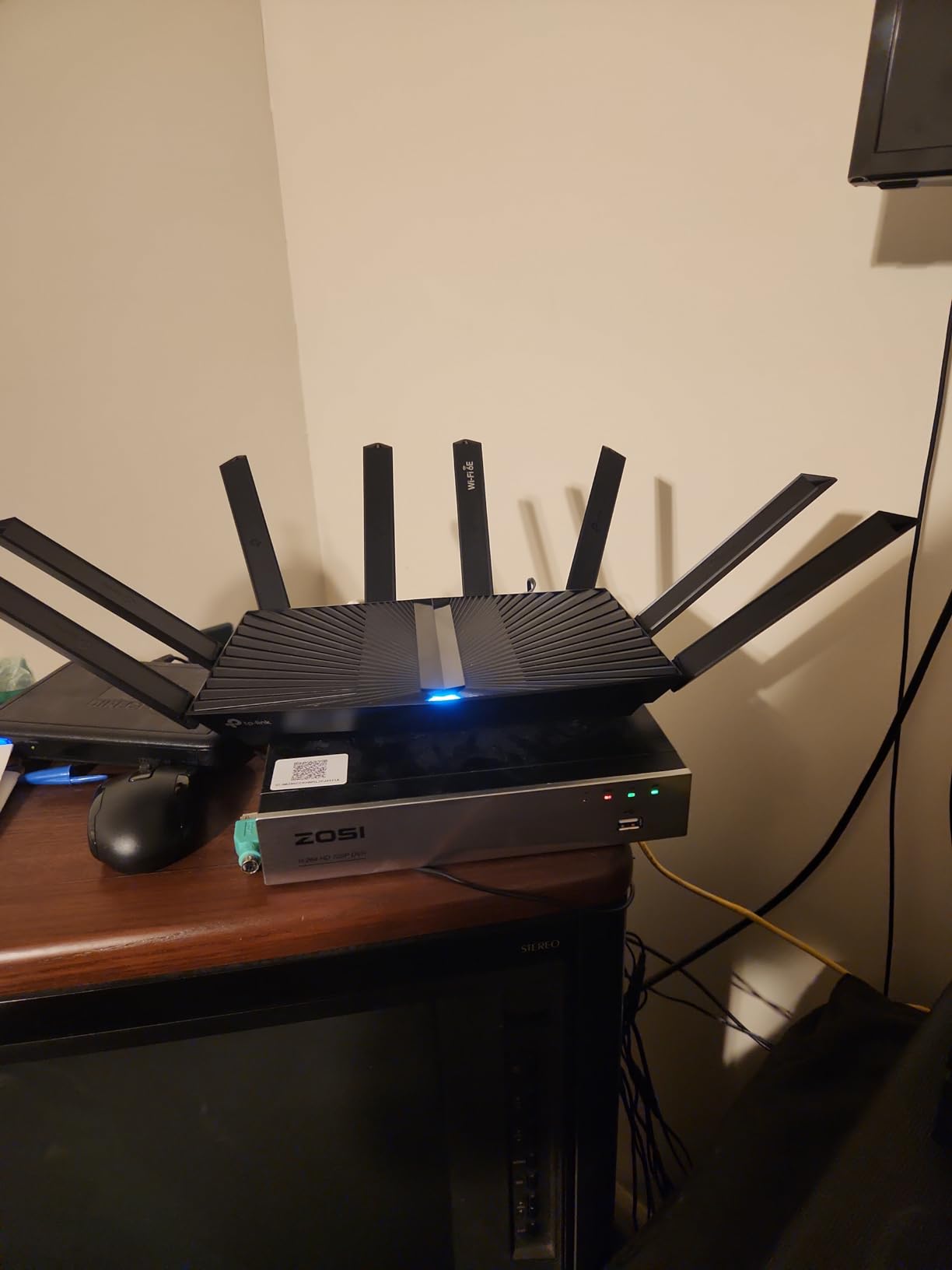 TP-Link - Archer AXE7800 Tri-Band Wi-Fi 6E Router - Black (Renewed) customer photo 2
