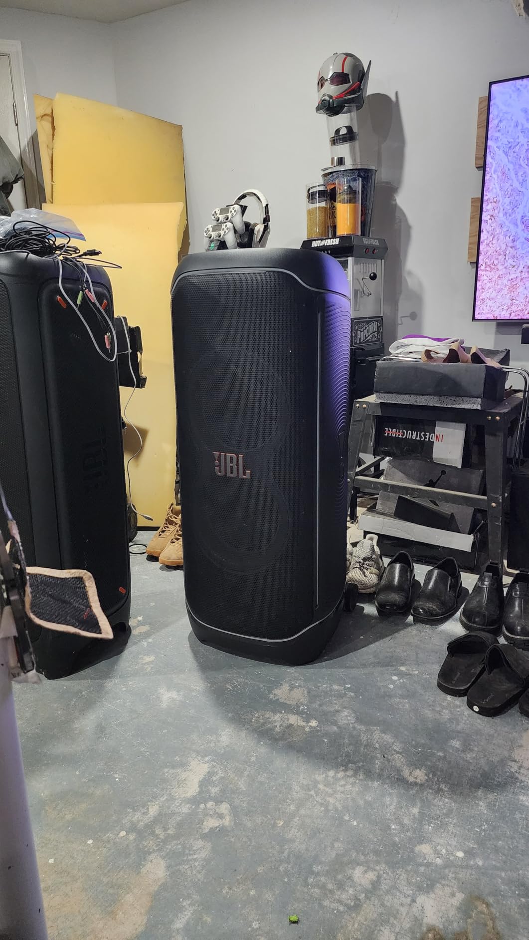 JBL Partybox Ultimate - Multi Purpose Party Speaker, with Wi-fi & Bluetooth Connectivity, Wireless, Lightshow, IPx4 Slashproof, Dual Mic & Guitar Inputs, Handle & Sturdy Wheels, Black customer photo 1