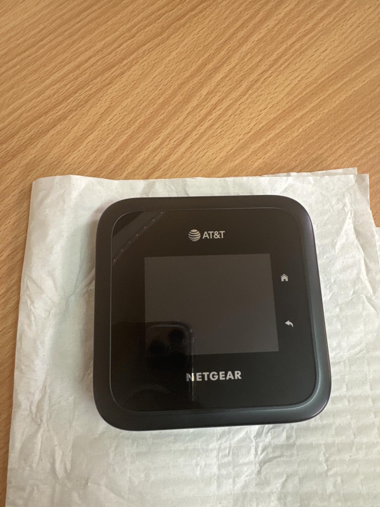 NETGEAR Nighthawk M6 Pro Mobile Hotspot 5G mmWave, 8Gbps, Unlocked, AT&T & T-Mobile, International Roaming, Portable WiFi Device for Travel, 5G Modem Wireless Router (MR6500) (Renewed) customer photo 2