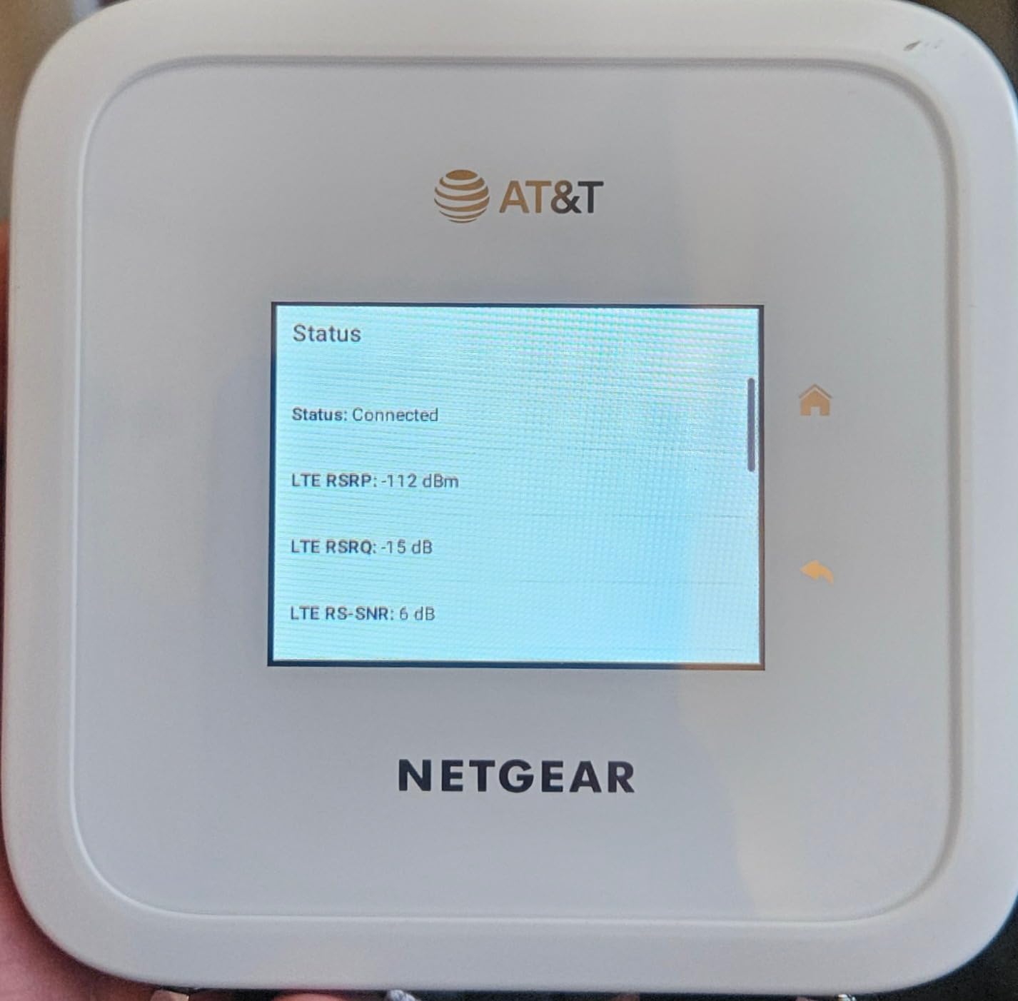 NETGEAR Nighthawk M6 - Wi-Fi 6 5G / 4G LTE Mobile Hotspot Router w/ 2.4
