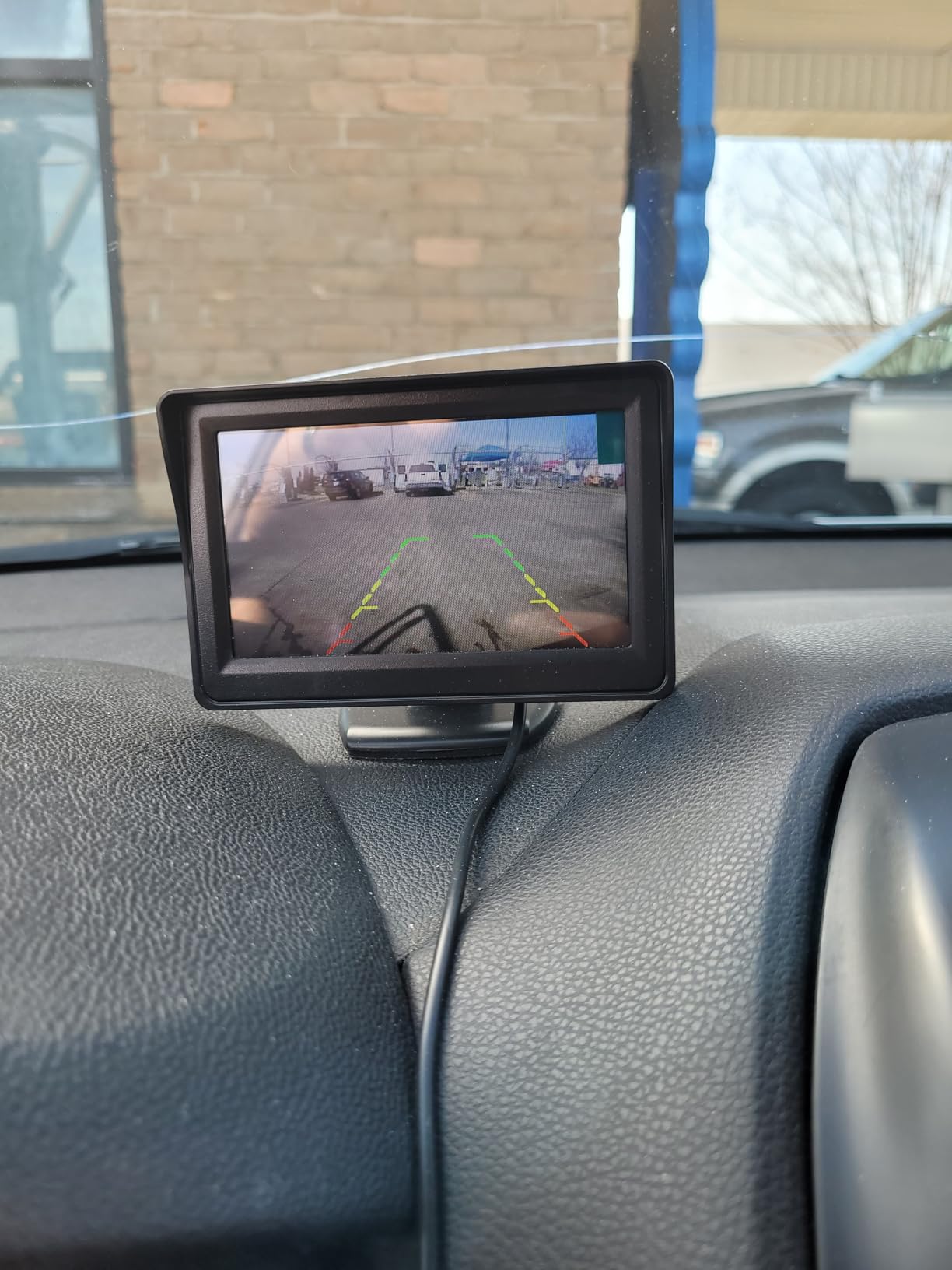 YIMU Backup Camera System with License Plate Backup Reverse Camera, Easy Installation, Plug & Play, DIY Guide Lines, 150° Wide Angle, Night Vision, IP69K Waterproof, Optional Dual Bracket K4302 customer photo 1