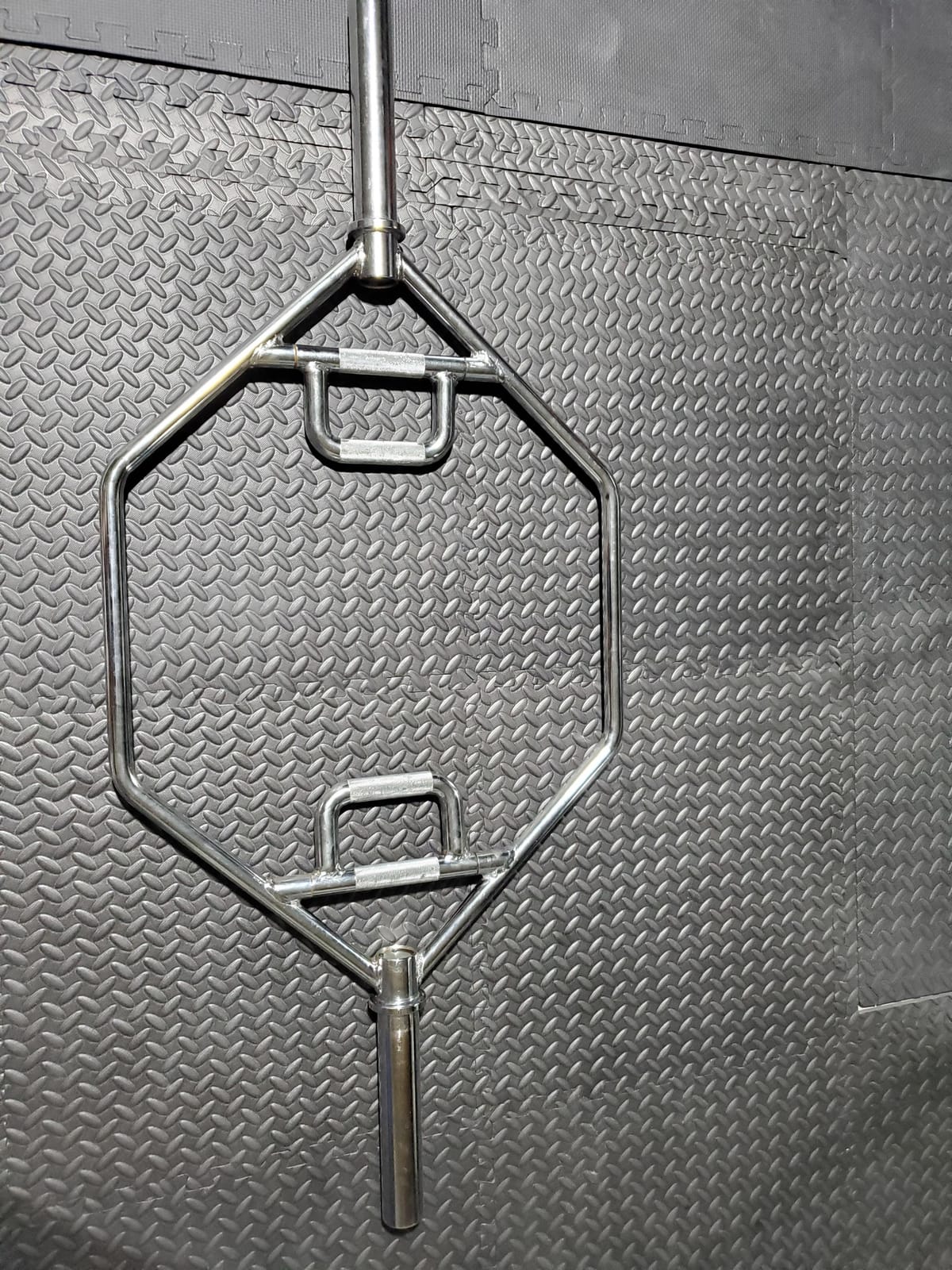 Goplus 56’’ Olympic Hex Bar, Chrome Finish Barbell Trap Bar with Flat or Raised Knurled Handles for Squats, Deadlifts, Shrugs, Strength Training Weight Lifting, 800LBS Weight Capacity customer photo 2