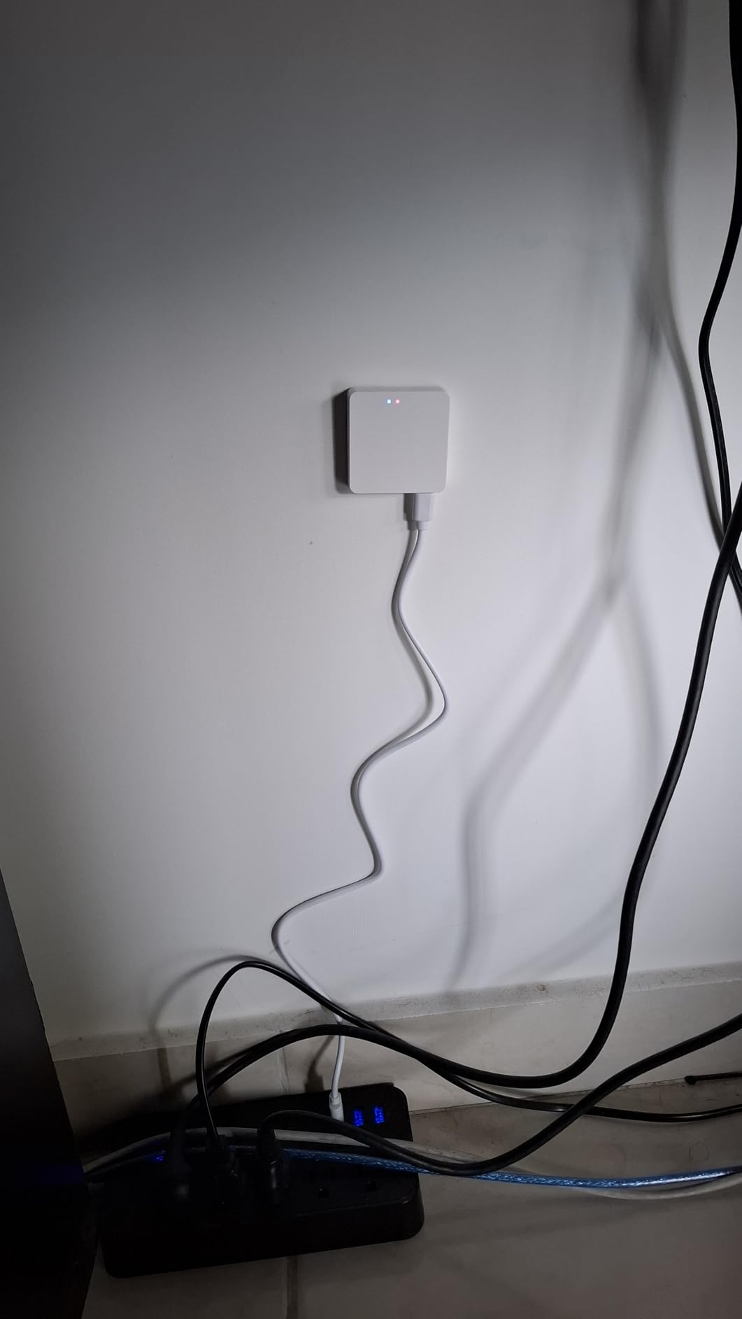 Smart Multi-Mode Gateway: ZigBee 3.0 & Bluetooth & Mesh Hub, App Remote Control, Intelligent Bridge Wireless Smart Home Gateway Voice Control via Alexa/Google Home (ONLY Support Tuya Smart Devices) customer photo 2