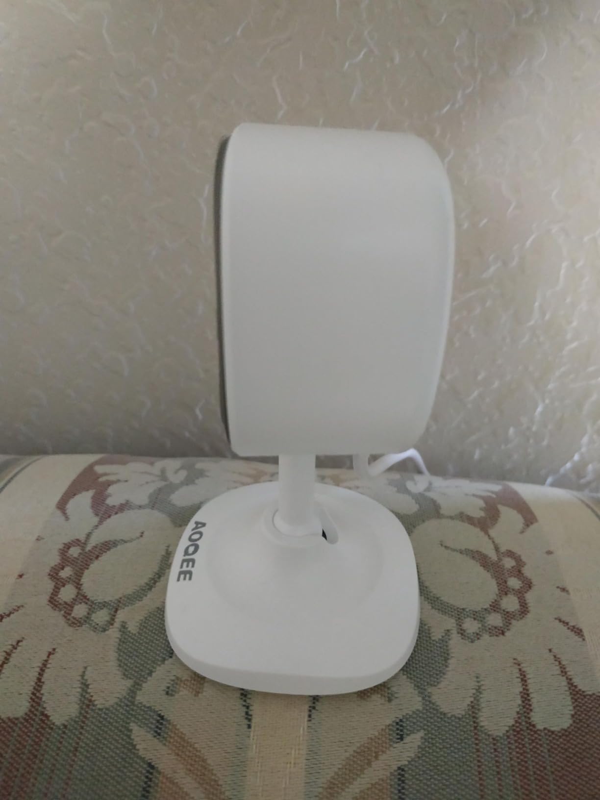 AOQEE 2K Indoor/Outdoor Camera, IP65 Water Resistant & White Light, C1 4Pcs customer photo 2
