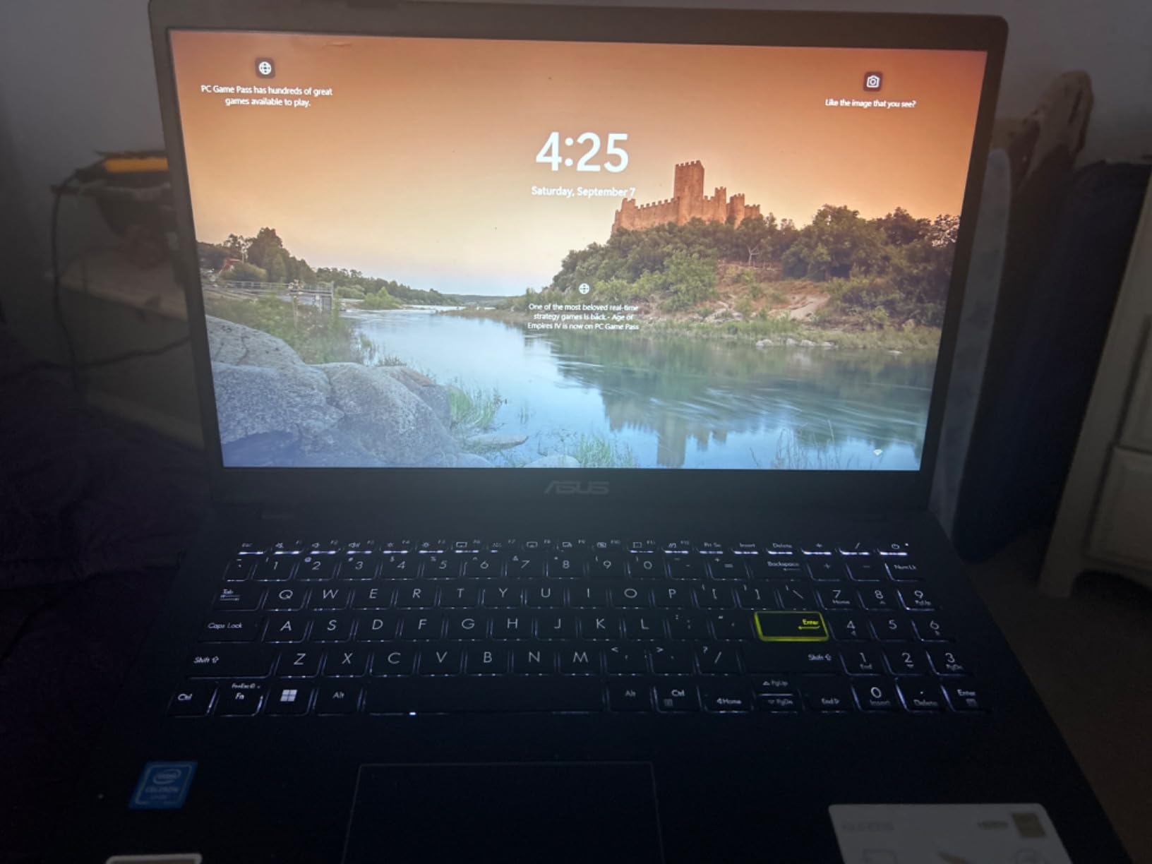 ASUS Lightweight 15.5