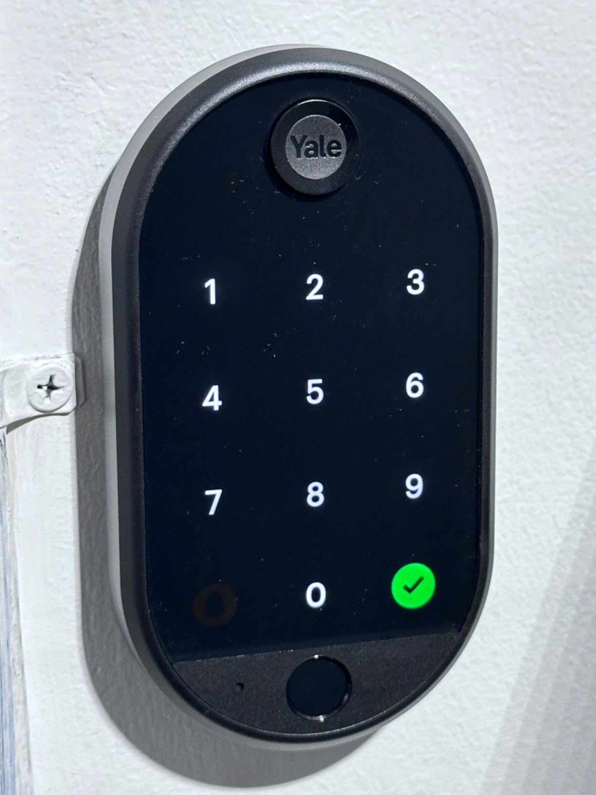 Yale August Wi-Fi Smart Lock with Keypad Touch in Silver | Keyless Entry, Touch Digital Keypad, Fingerprint Scanner, AUG-SL05-K03-S01 customer photo 2