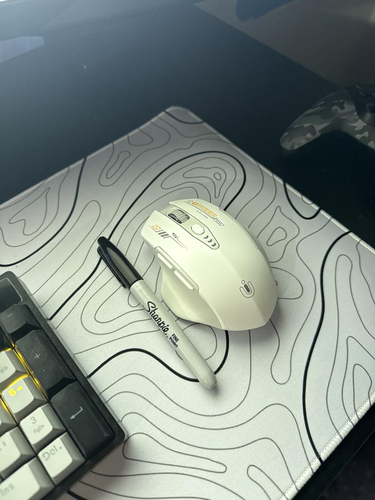 Uineer Bluetooth Mouse, Tri-Mode Wireless, Rechargeable, 3-Device Switch | Dual Bluetooth plus 2.4G connectivity, Multi-Device switching and a visible rechargeable battery level customer photo 1