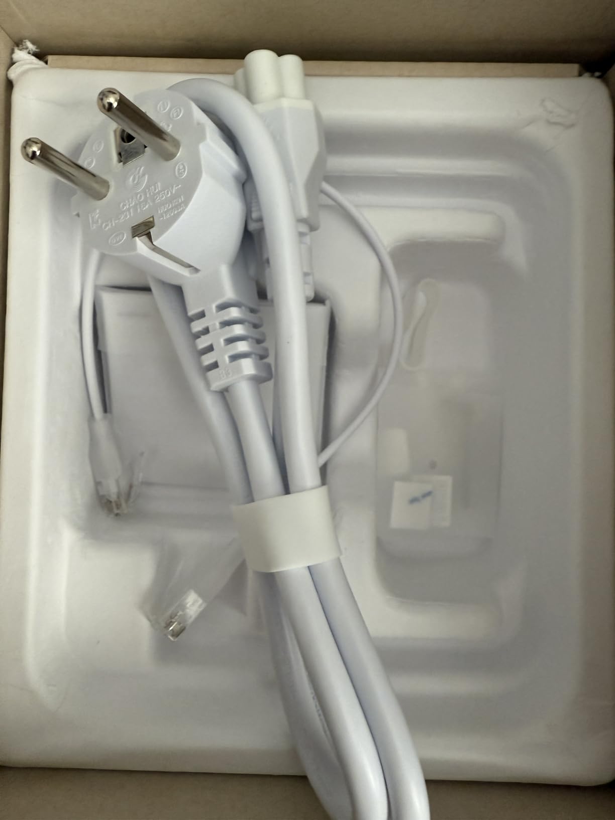 Ubiquiti Cloud Gateway Max - (UCG-Max) (512GB) customer photo 1