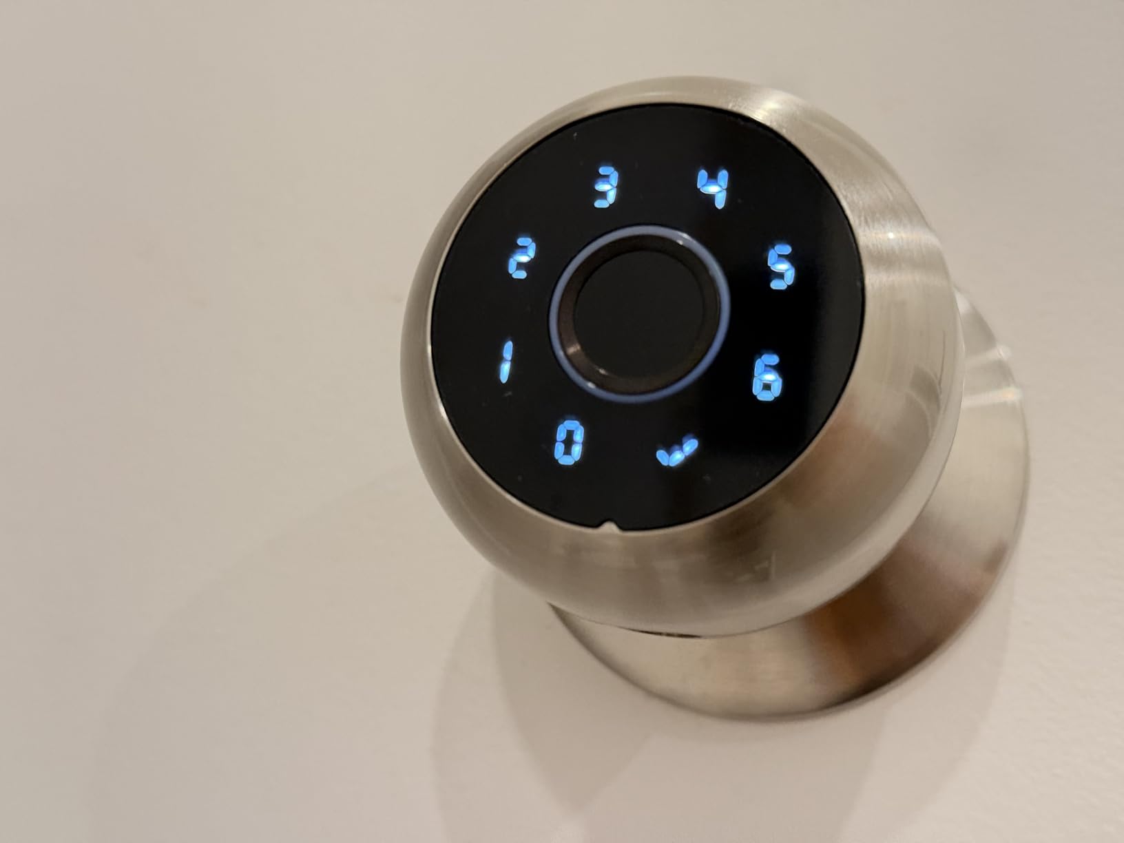 GHome Smart Fingerprint Door Lock, 4 in 1 Smart Fingerprint Door Knob with Keypad, App Control, Auto Lock, Biometric Door Knob with Lock for Bedroom, Apartment, Garage, Home & Office customer photo 1