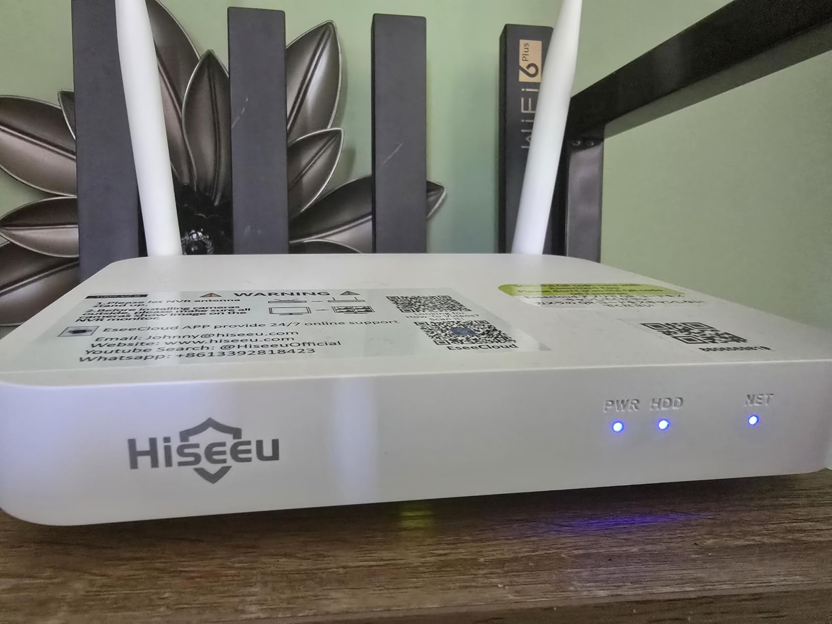 Hiseeu Solar Camera Wireless Outdoor, Home Security Camera System, 500GB HDD, 2.4G & 5G WiFi, Solar-Powered, 4MP, 4 Cam-Kit, Color Night Vision, 360° View, Pan & Tilt, Local Recording, No Subscription customer photo 1