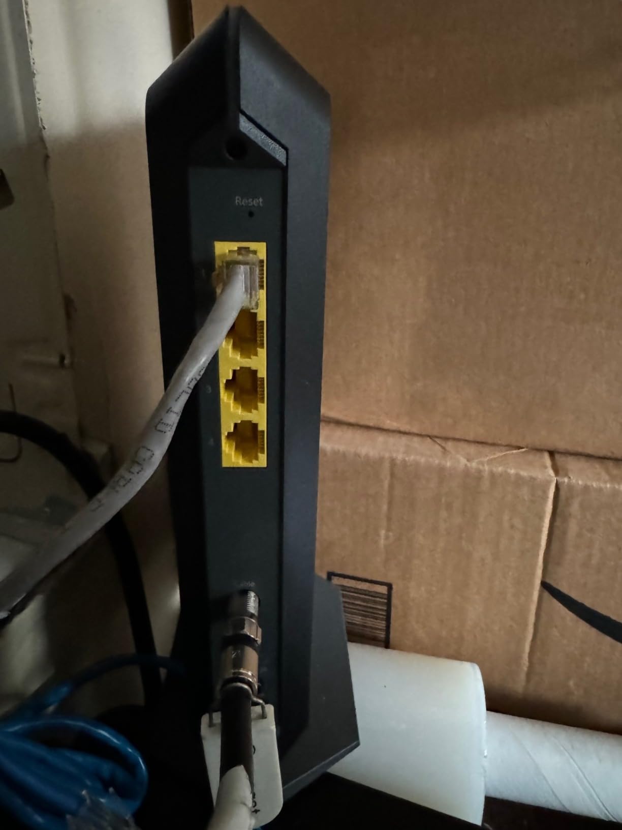 NETGEAR Nighthawk DOCSIS 3.1 Mid/high-Split Cable Modem (CM2500-1AZNAS) - Approved for Today's Faster Speeds - Works with All Cable Providers Incl. Xfinity, Spectrum, Cox - Plans up to 2Gbps customer photo 2