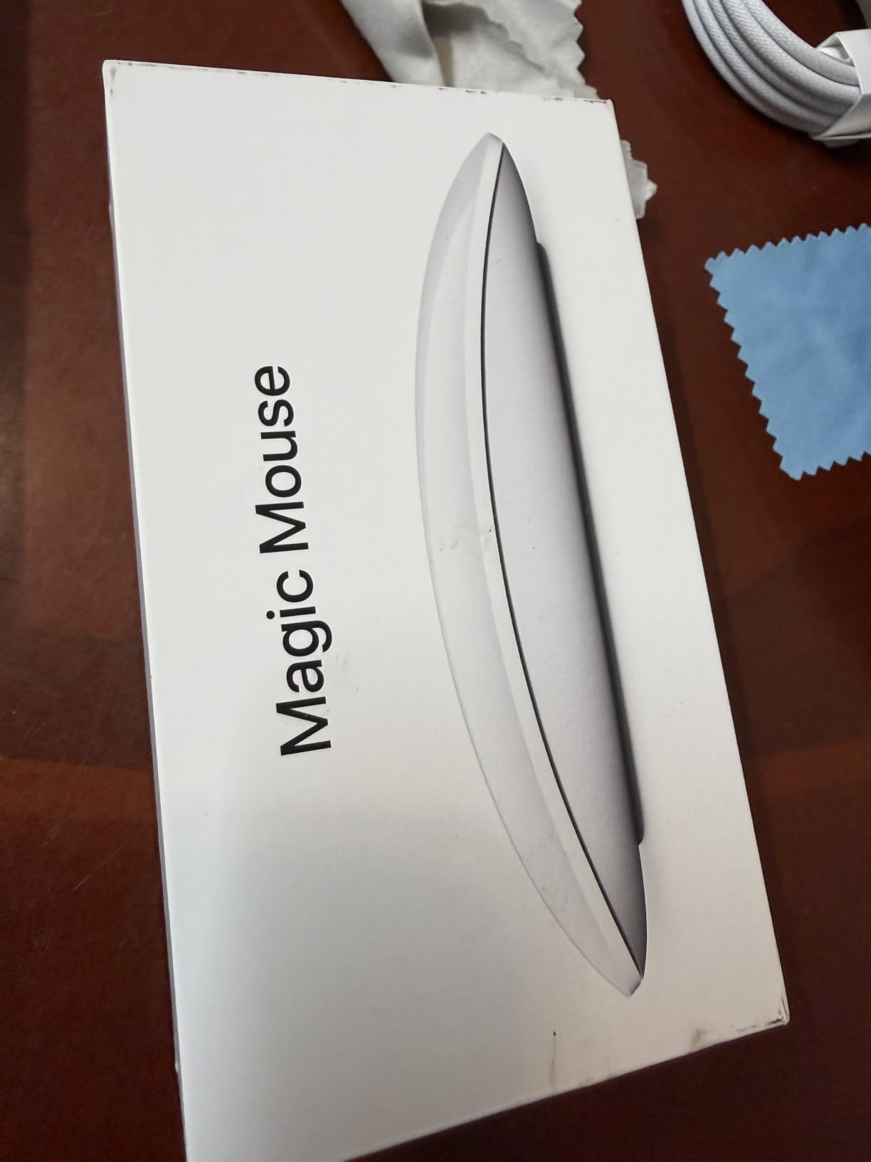 Apple Magic Mouse - White Multi-Touch Surface customer photo 1