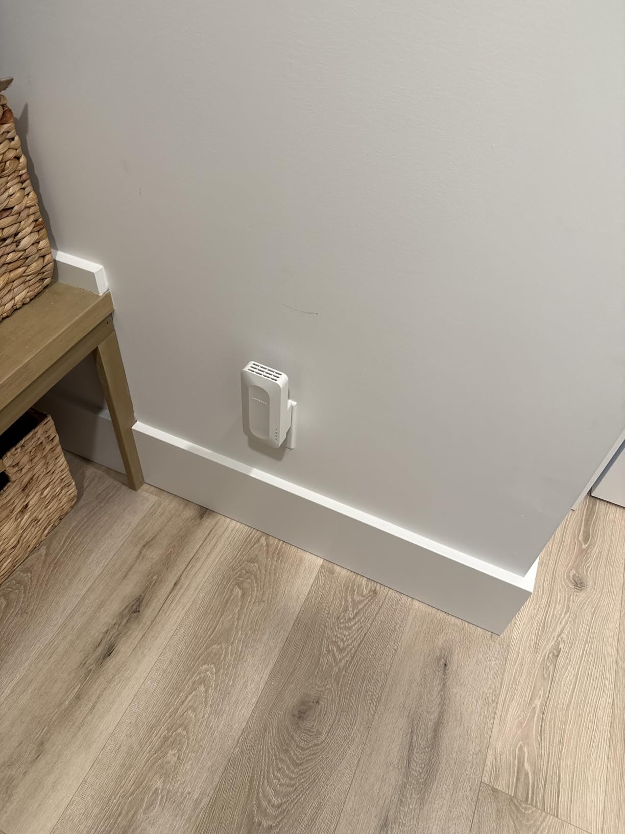 NETGEAR Nighthawk WiFi Extender EAX17, up to 1,500 sq ft, 3 Gbps customer photo 2