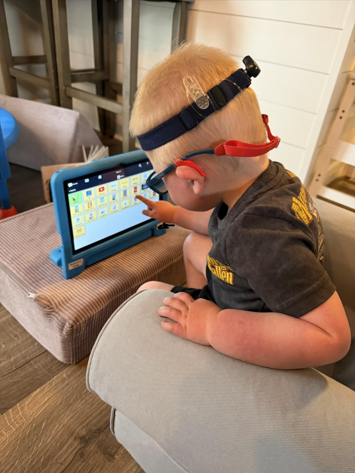 TalkingTiles AAC Device for Autism and Speech Therapy - Communication Tablet for Nonverbal, Speech Delay, and Non-Speaking Talker Tool - Alternative to PECS Cards and Speller Board customer photo 1