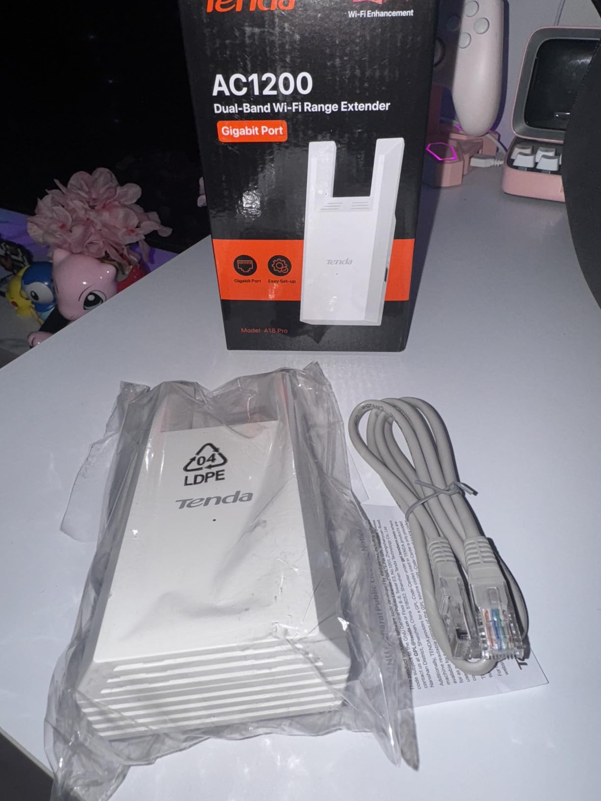 Tenda WiFi Range Extender AC1200 - WiFi Extender with Gigabit Ethernet Port, 1.2Gbps Home Signal Booster, Dual Band, Up to 1600 Sq & 32 Devices (A18Pro) customer photo 2